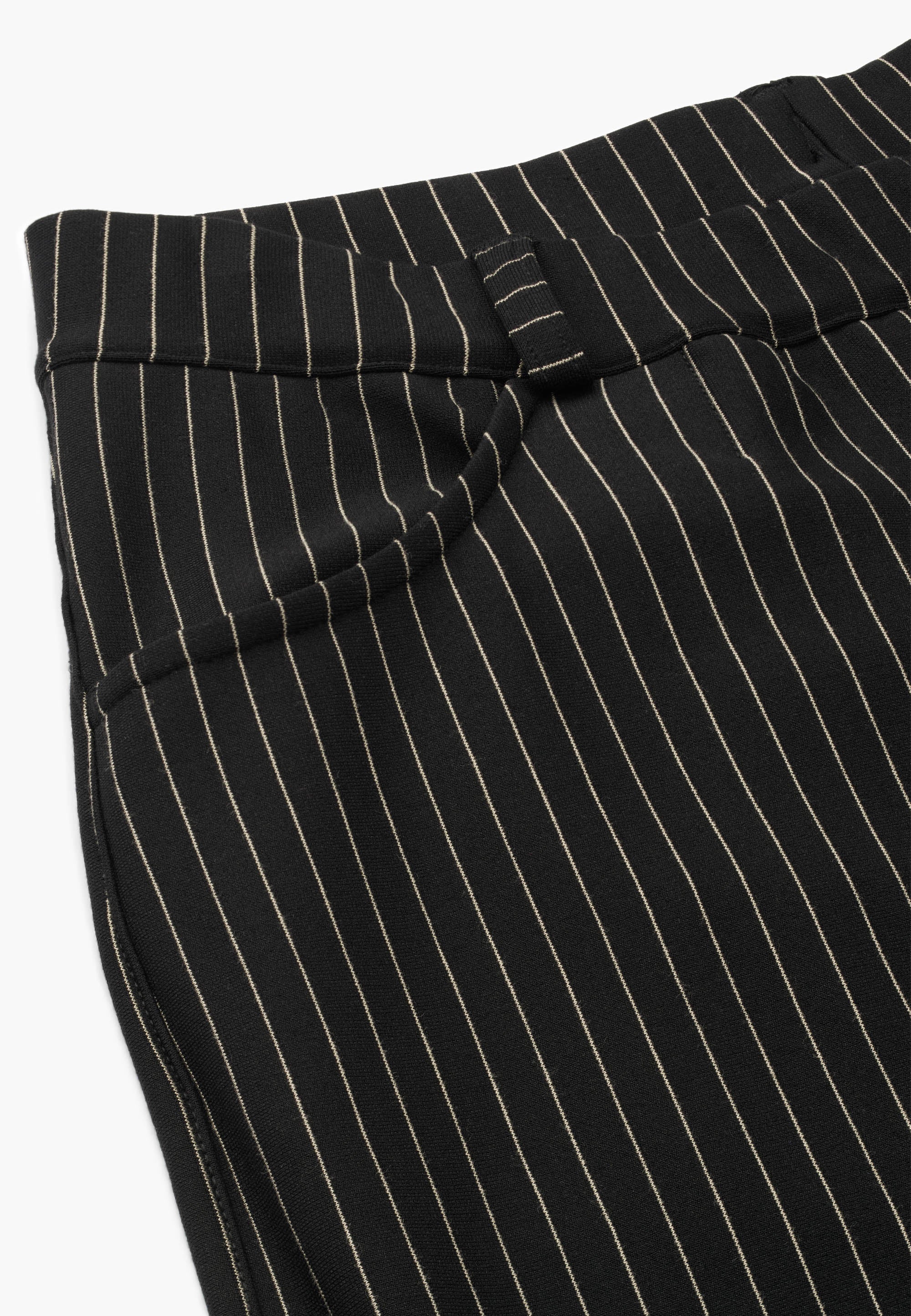 Donna Loose Jersey - Short Length - Black Stripe Brushed - Image 5