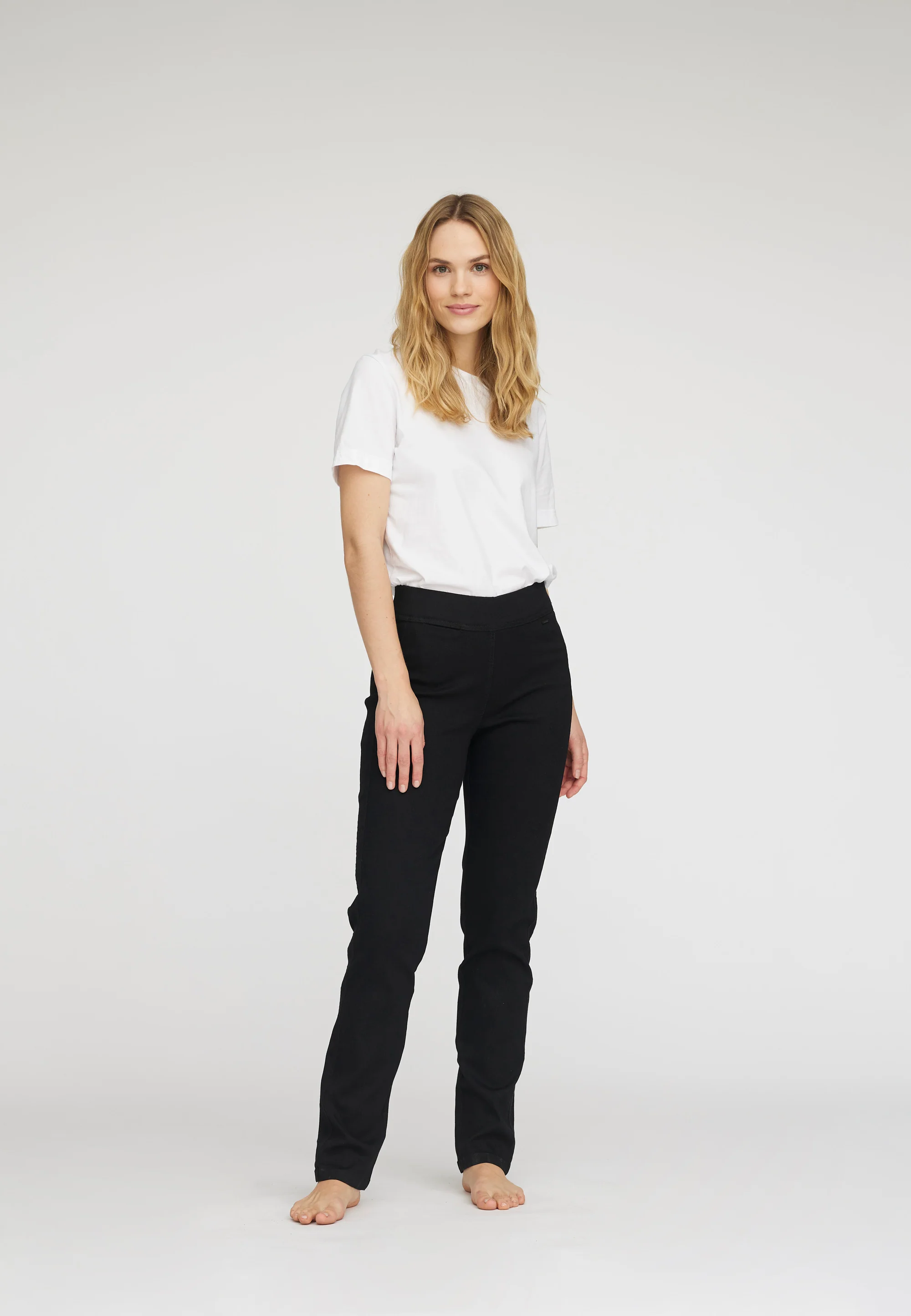 Serene Regular - Medium Length - Black - Image 3