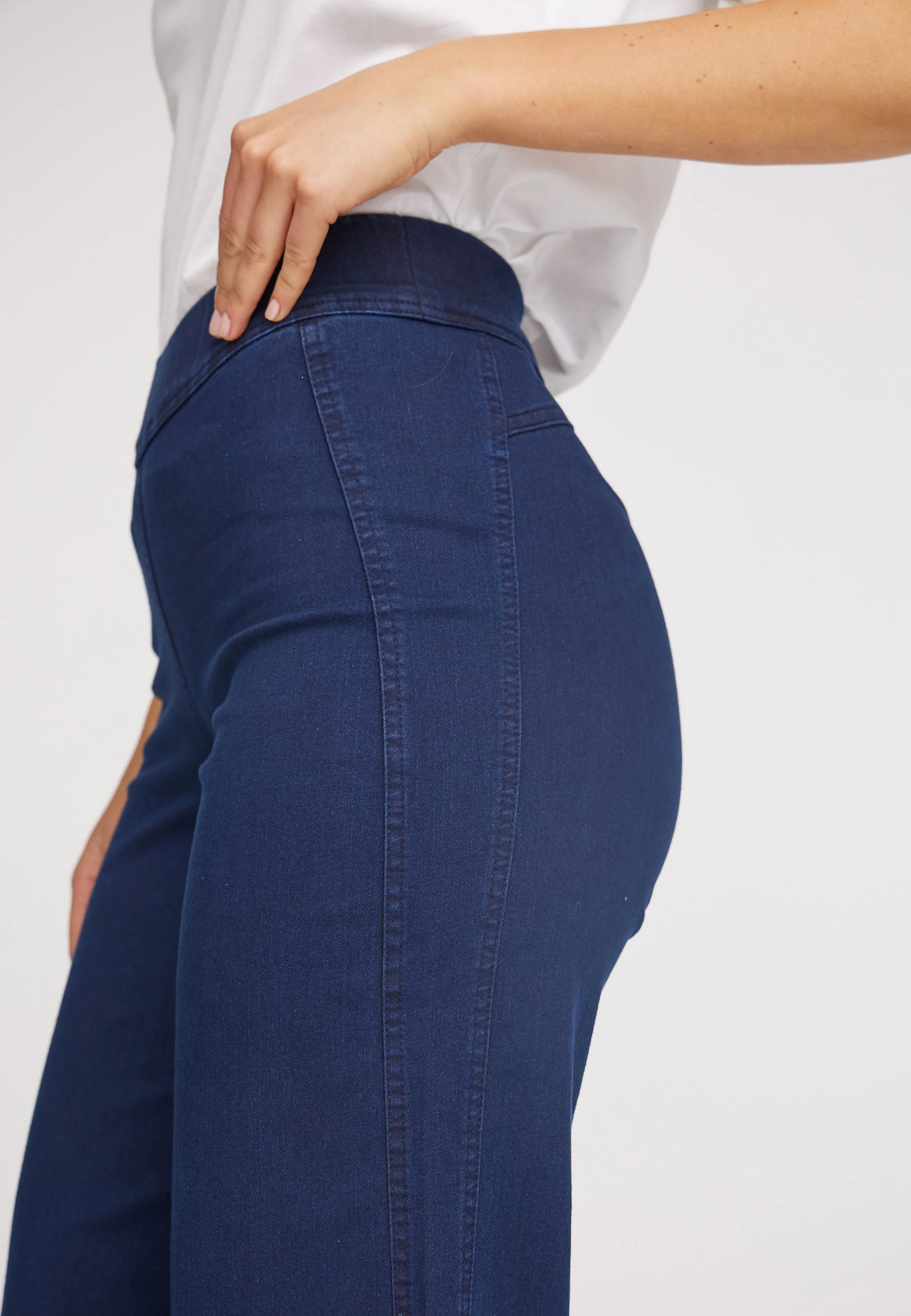 Serene Loose - Medium Length - Dark Blue Denim - Image 5