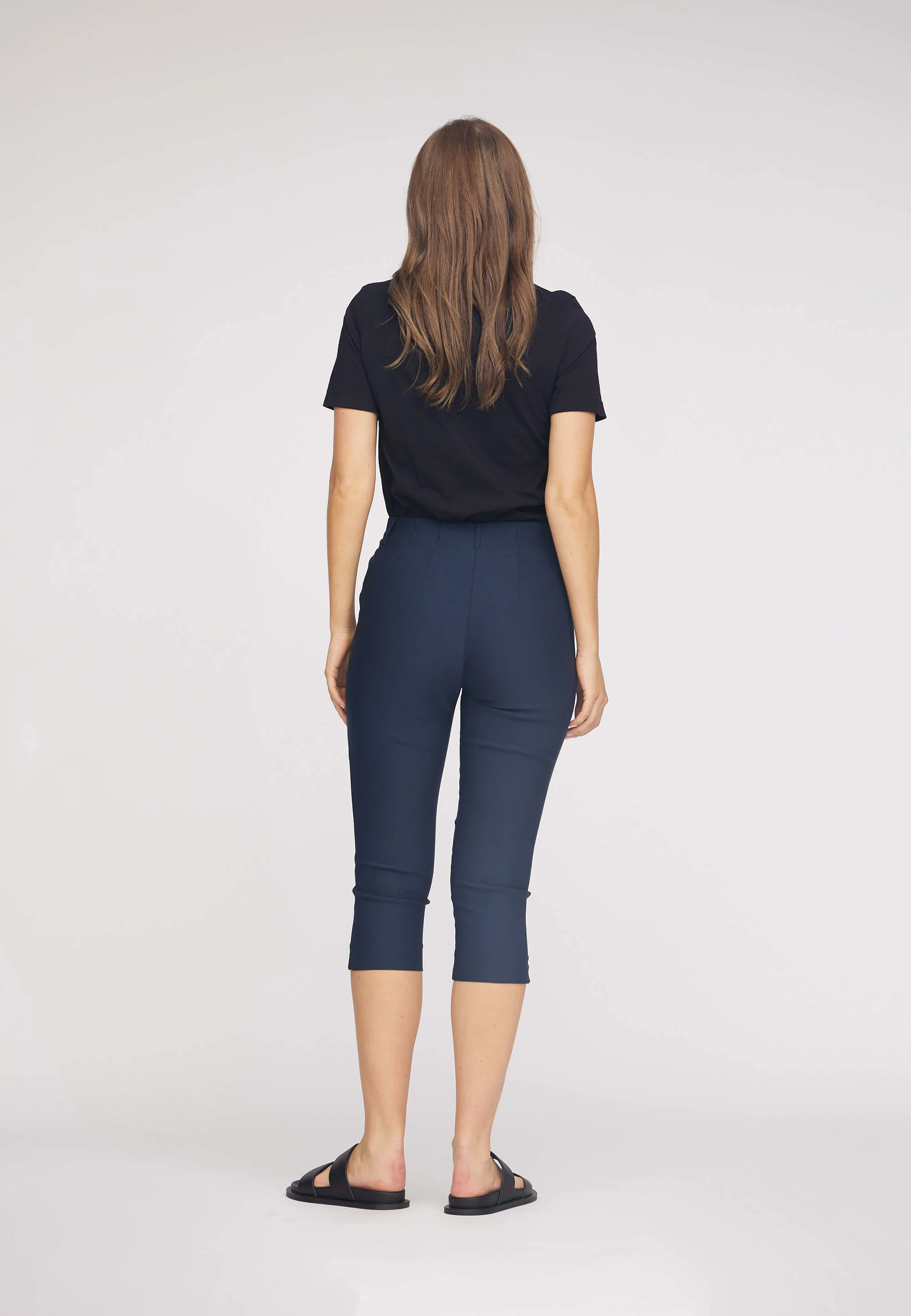 Elizabeth Slim Capri ML - Navy - Image 3