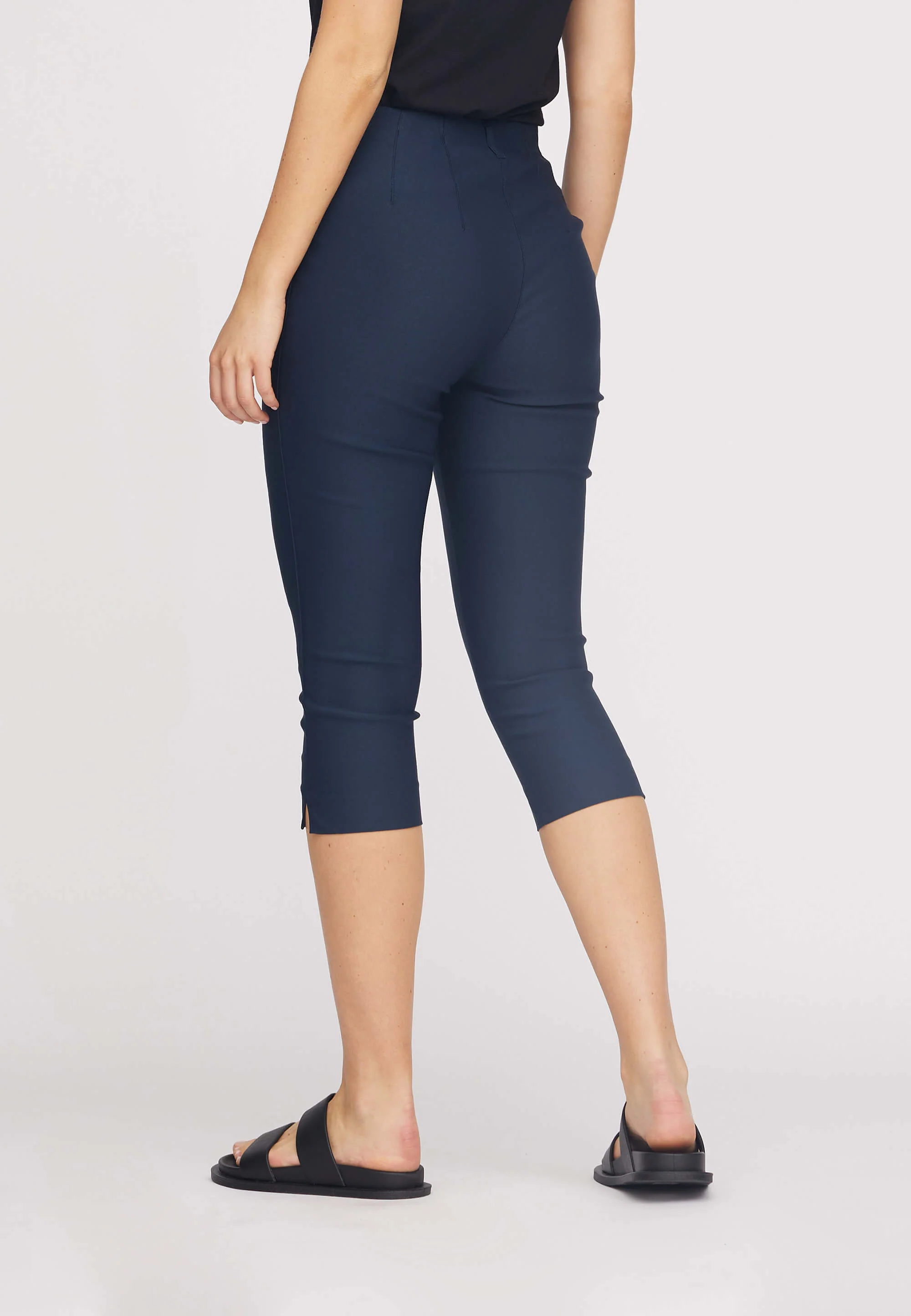 Elizabeth Slim Capri ML - Navy - Image 4