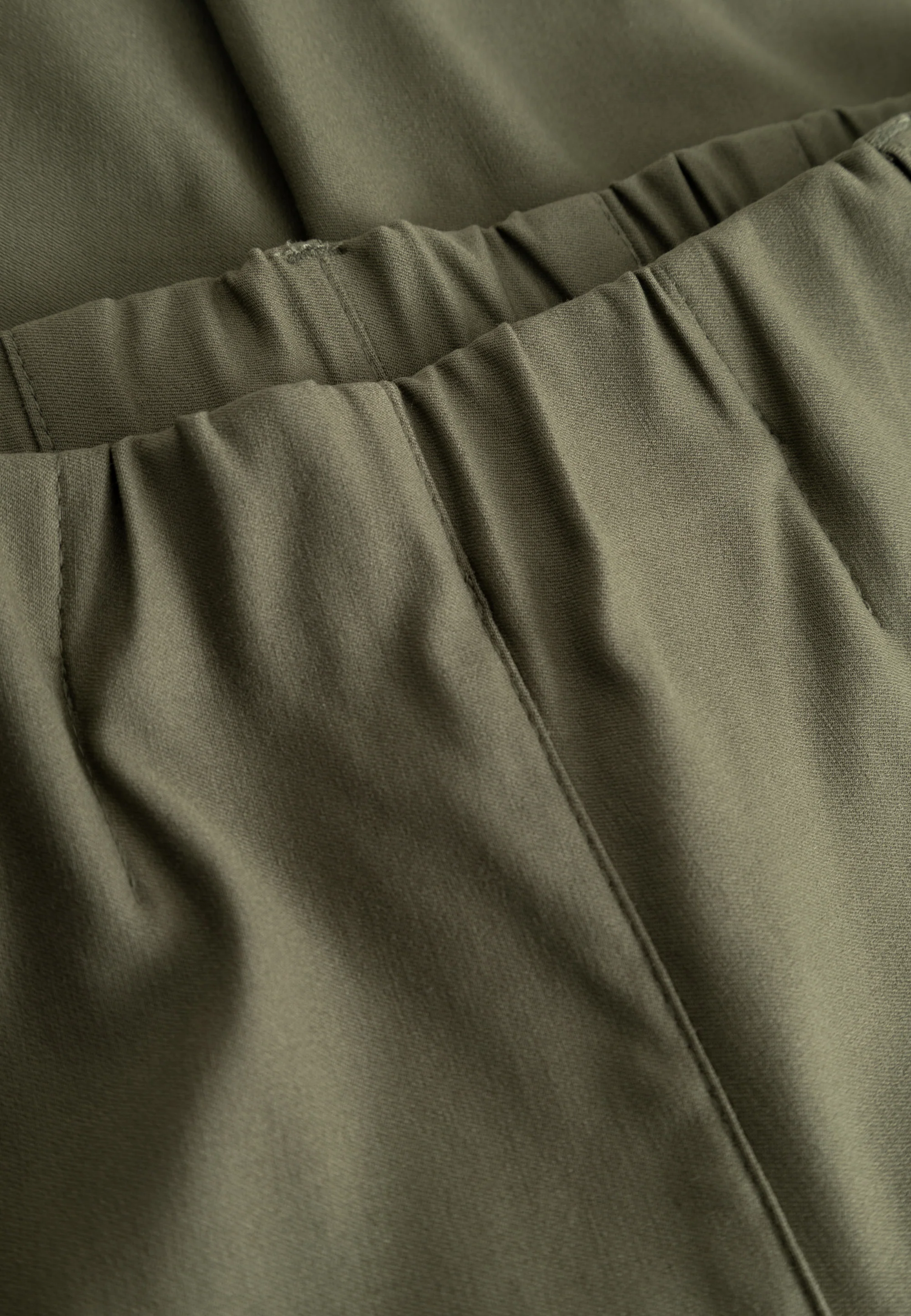 Taylor Regular Capri Medium Length - Khaki - Image 7