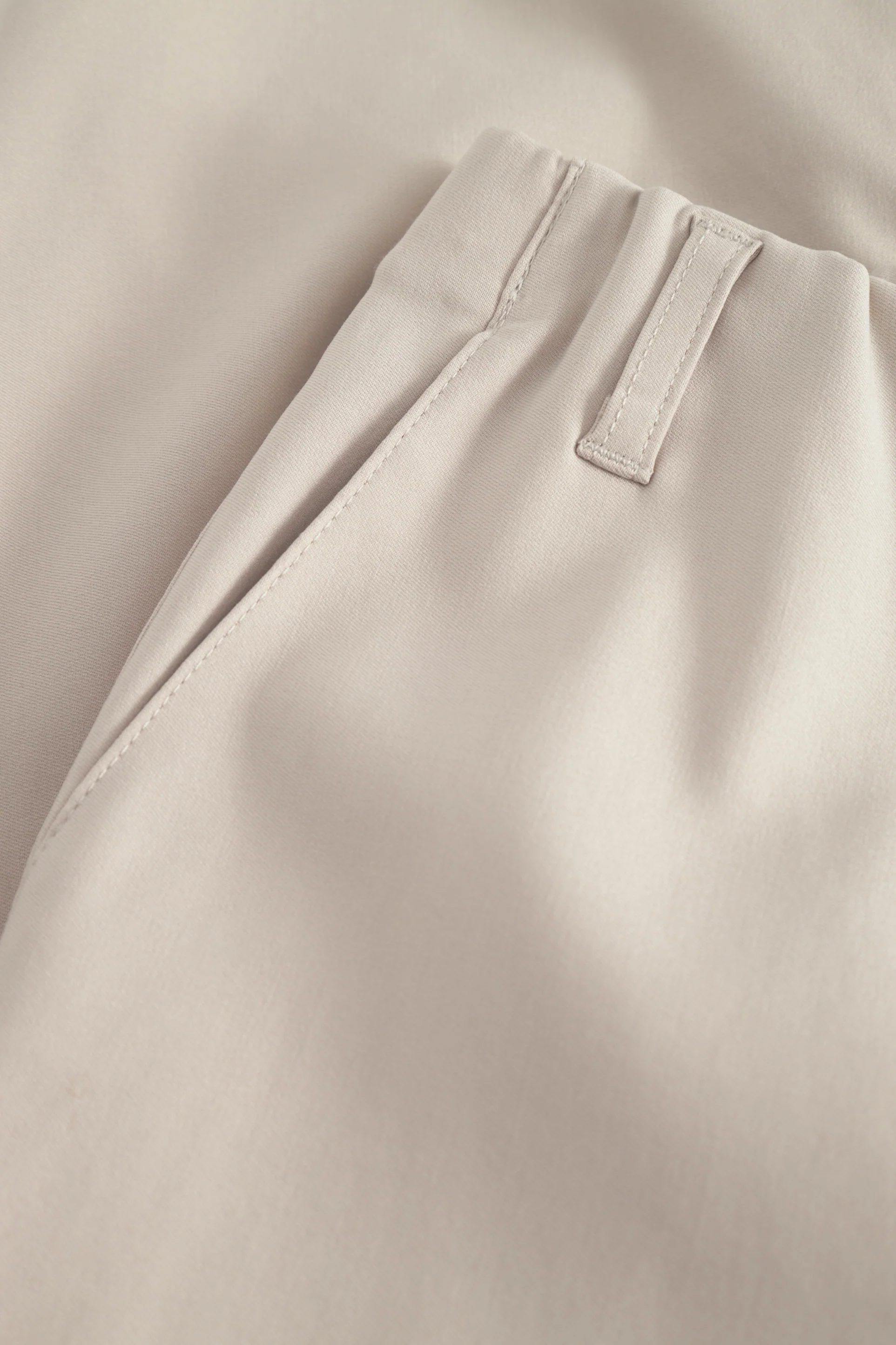 Taylor Regular Capri Medium Length - Grey Sand - Image 3