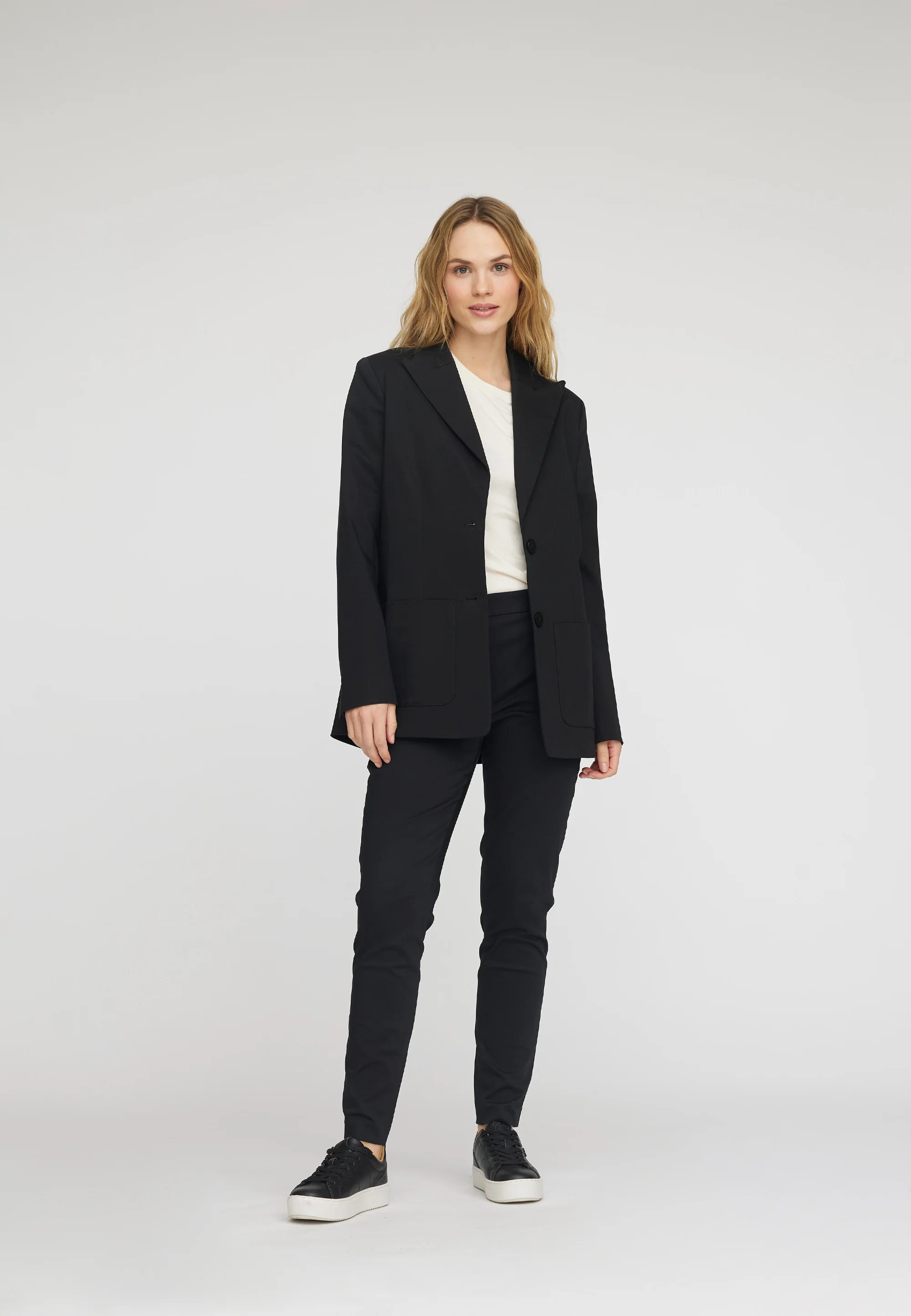 Britt Blazer 76cm - Black - Image 5