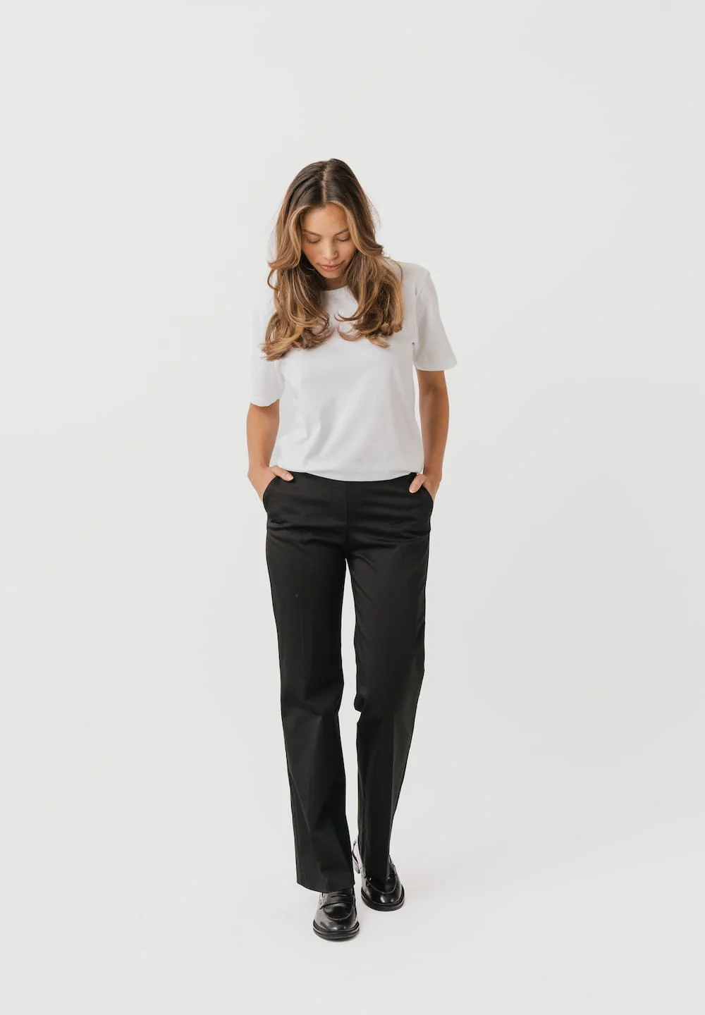 Phoebe Loose - Medium Length - Black - Image 3