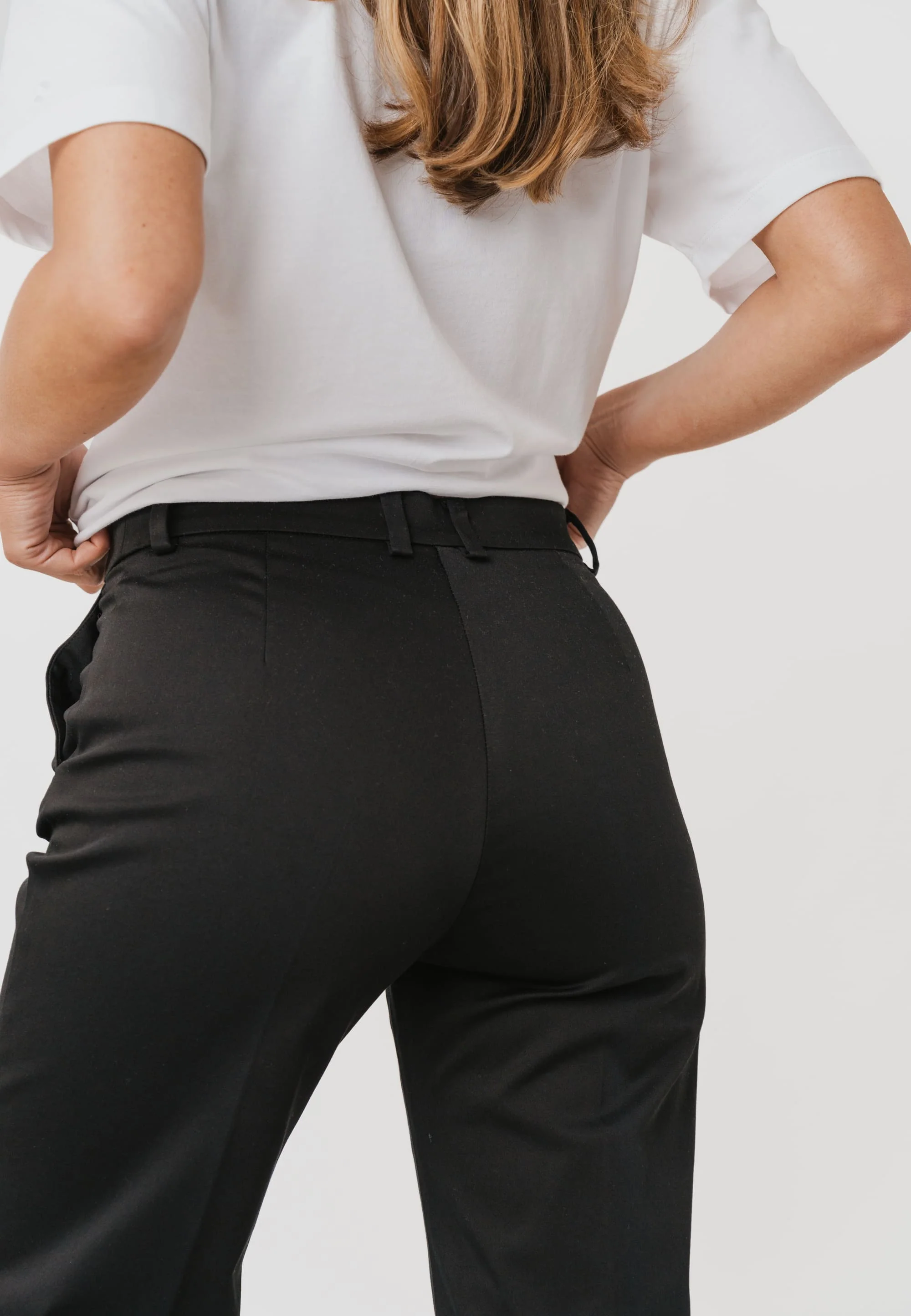 Phoebe Loose - Medium Length - Black - Image 6