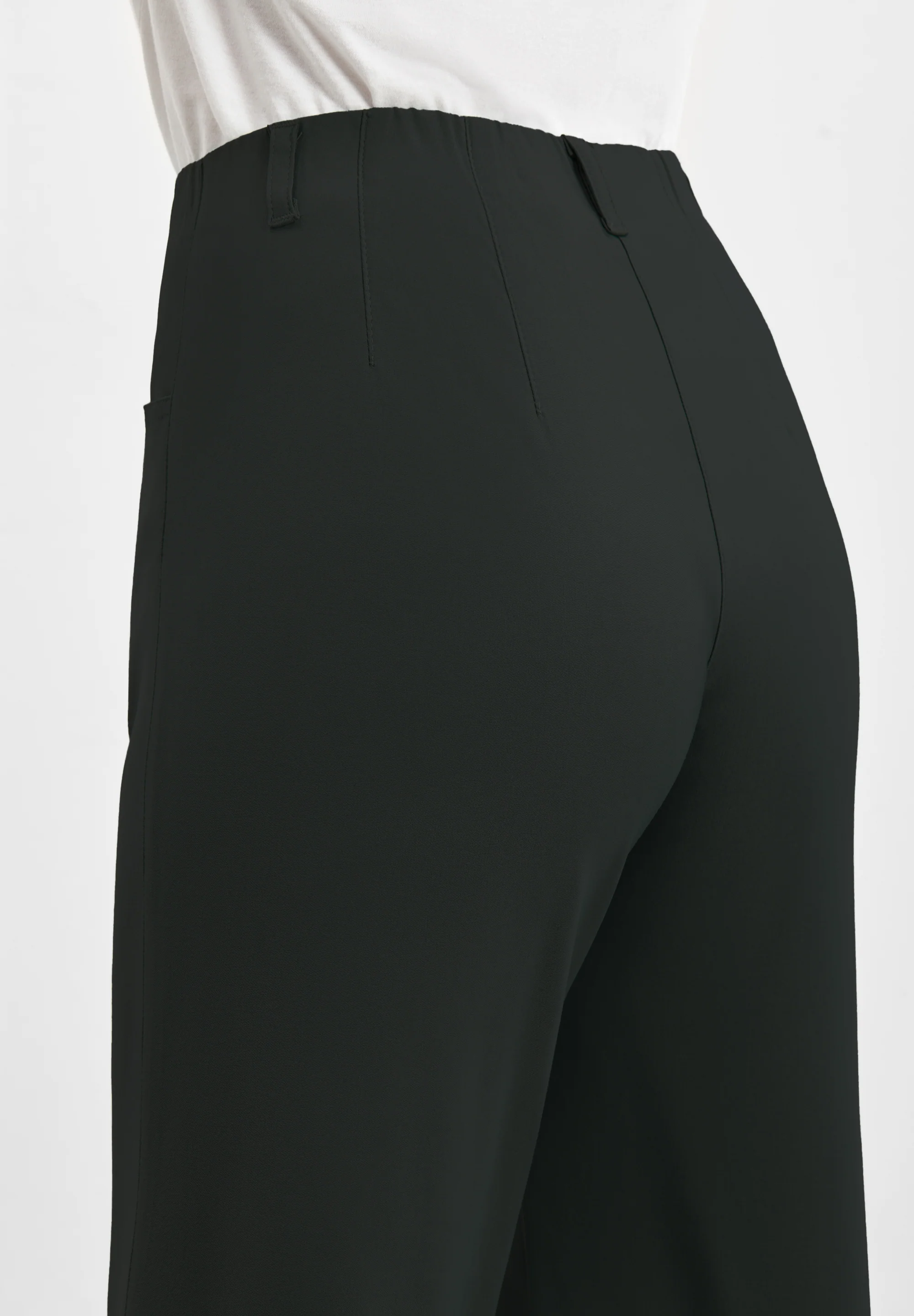 Donna Loose - Cropped - Black - Image 4