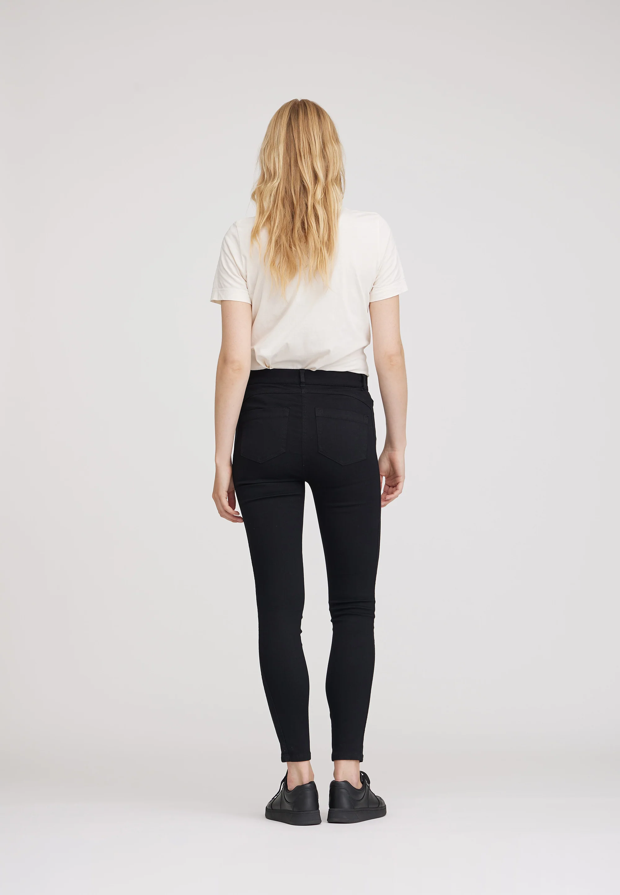 Serene 5-pocket Slim - Short Length - Black - Image 4