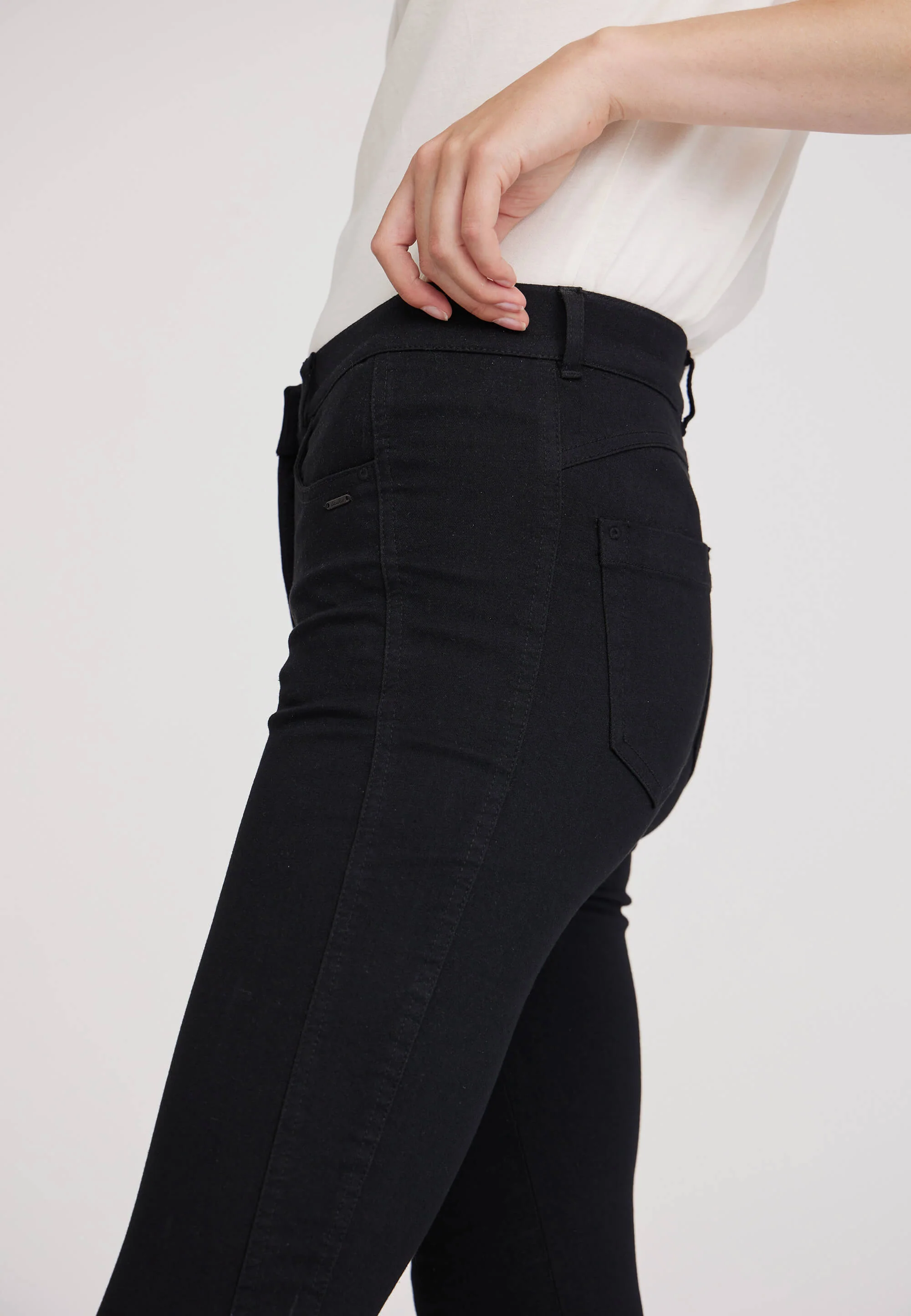 Serene 5-pocket Slim - Short Length - Black - Image 6