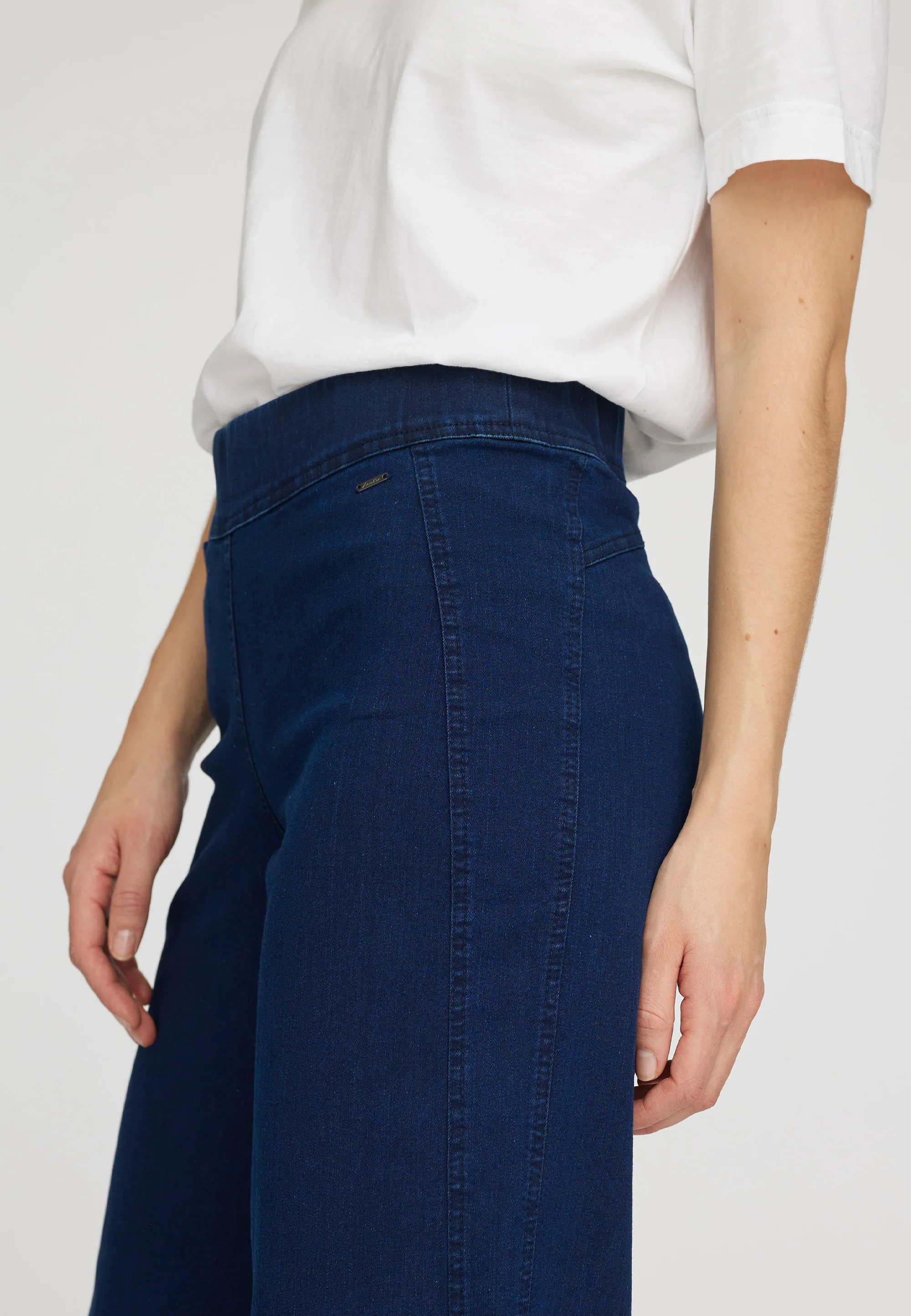 Serene Loose - Extra Short Length - Dark Blue Denim - Image 5