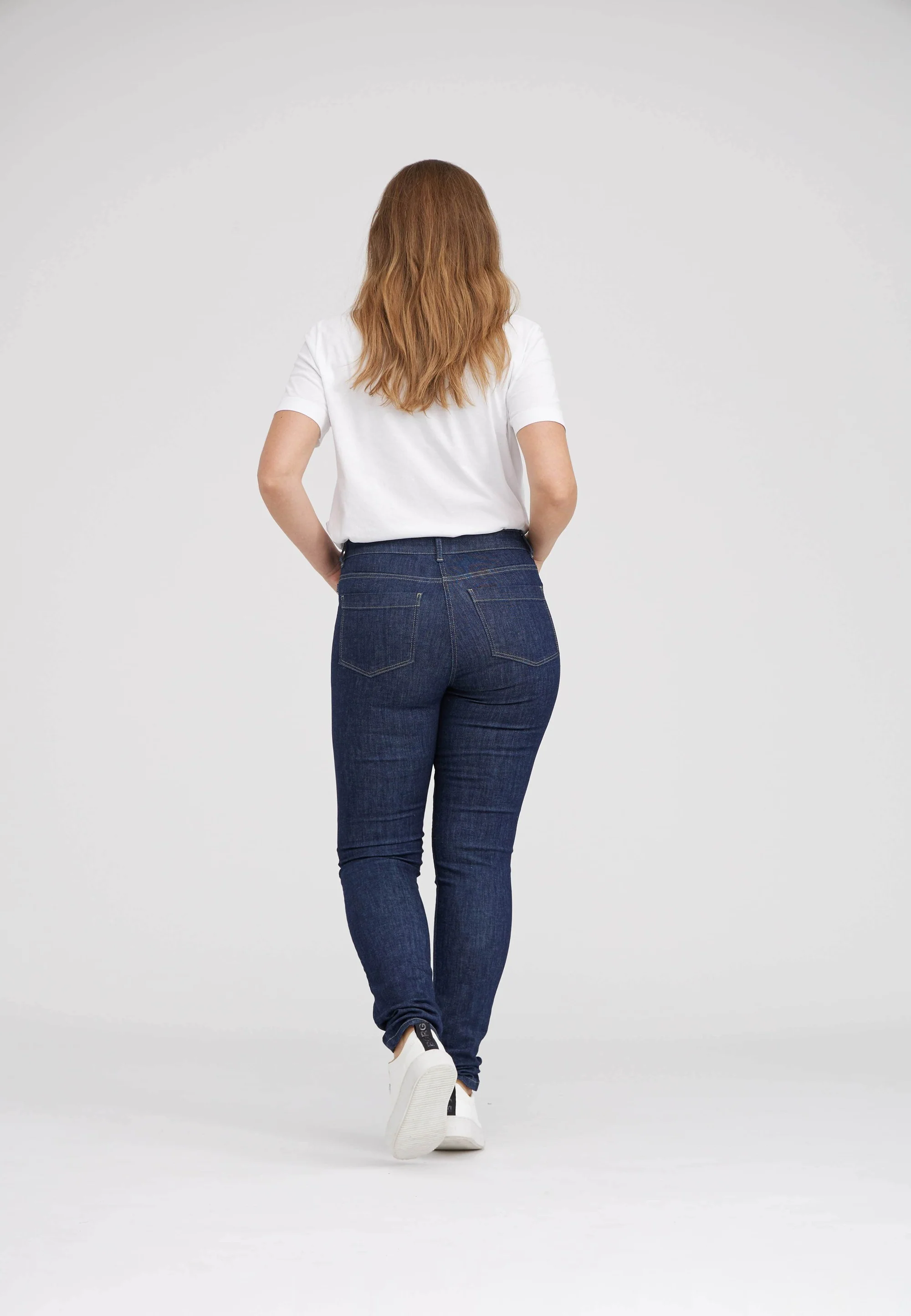 Laura Slim - Medium Length - Dark Blue Denim - Image 4