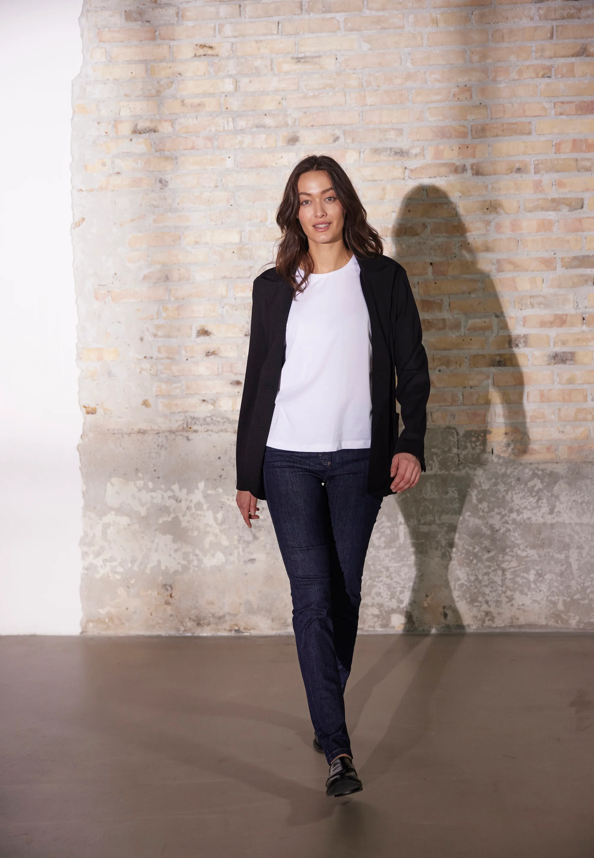 Laura Slim - Medium Length - Dark Blue Denim - Image 5