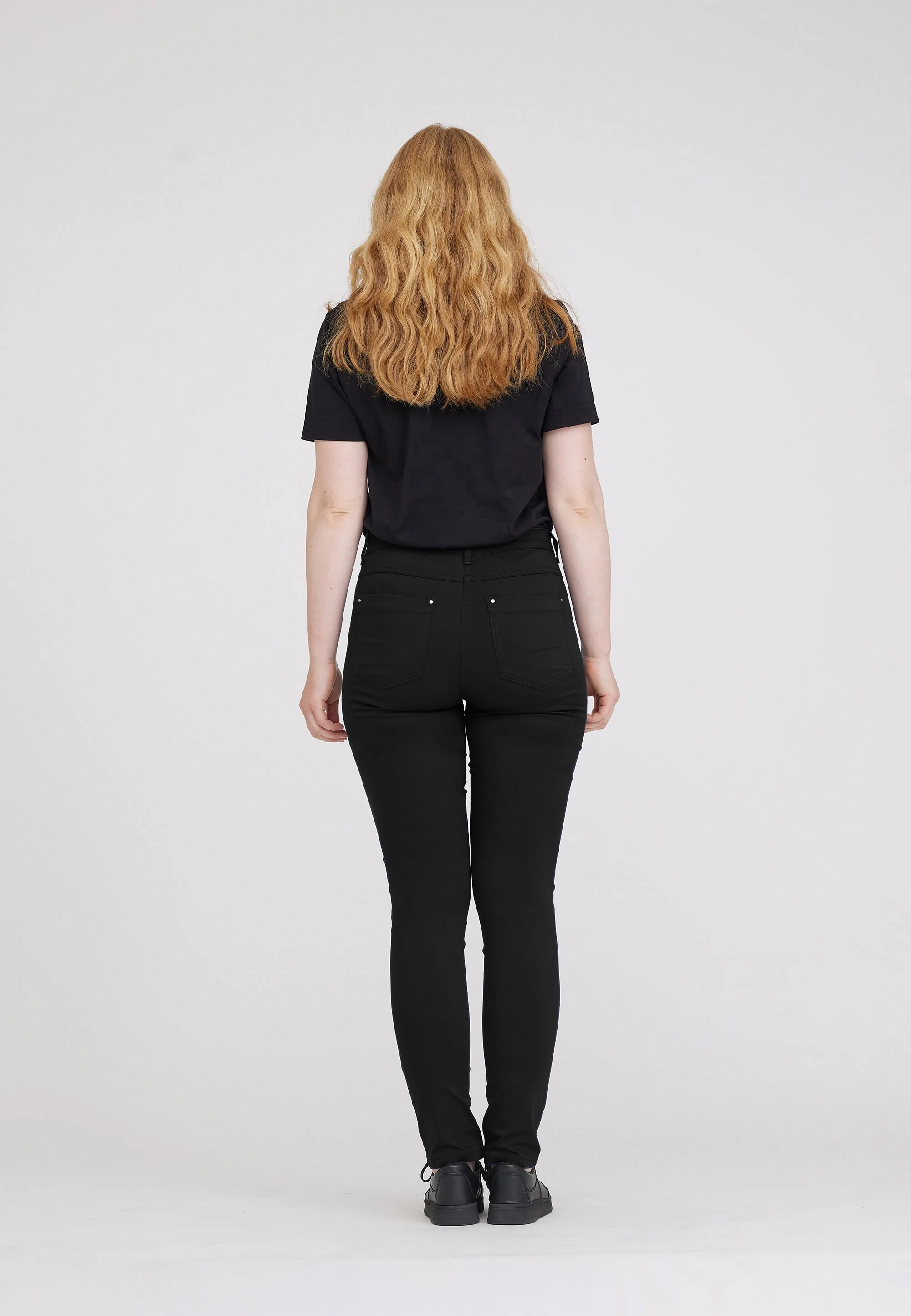 Laura Slim - Medium Length - Black - Image 3