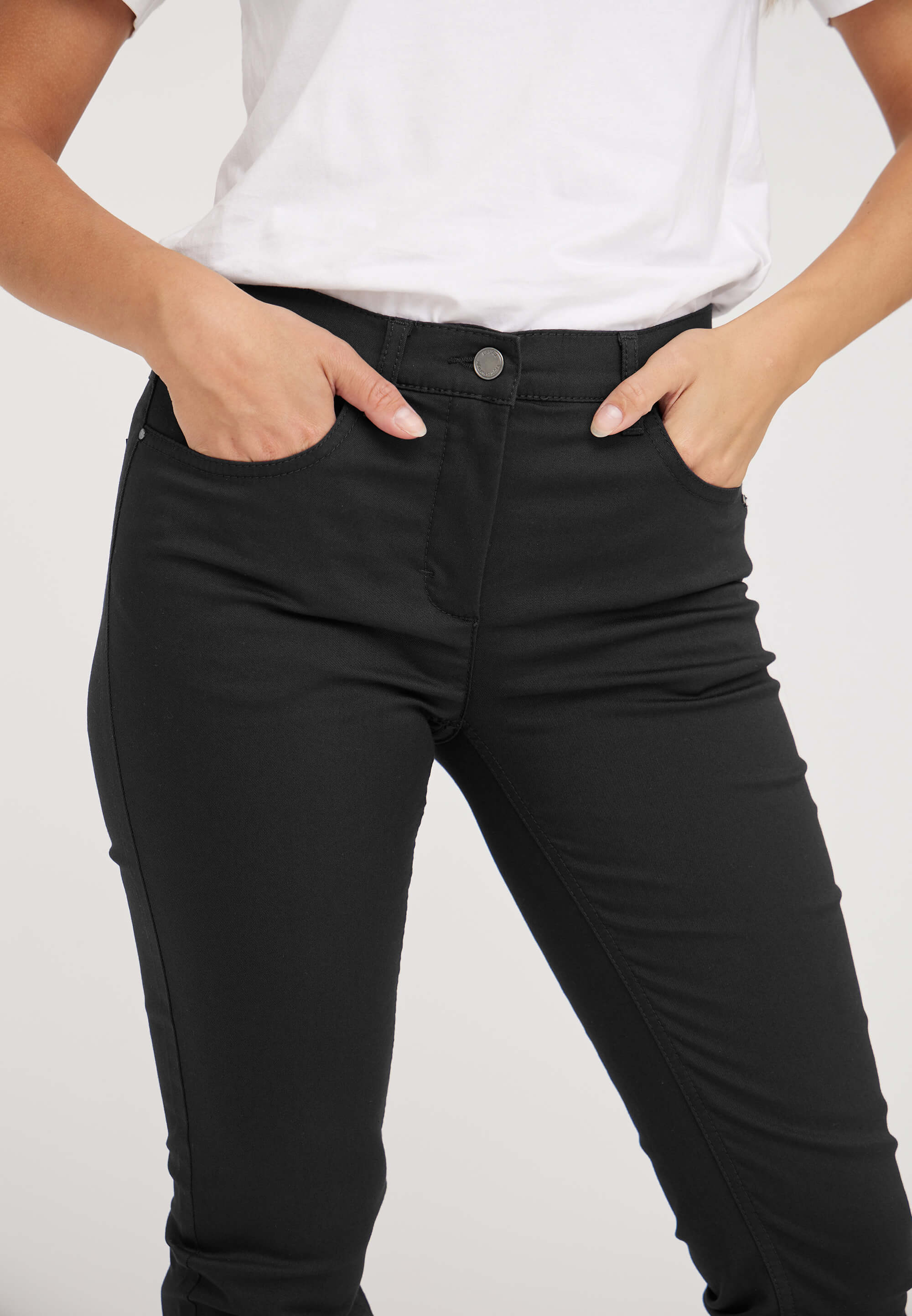 Laura Slim - Short Length - Black - Image 5
