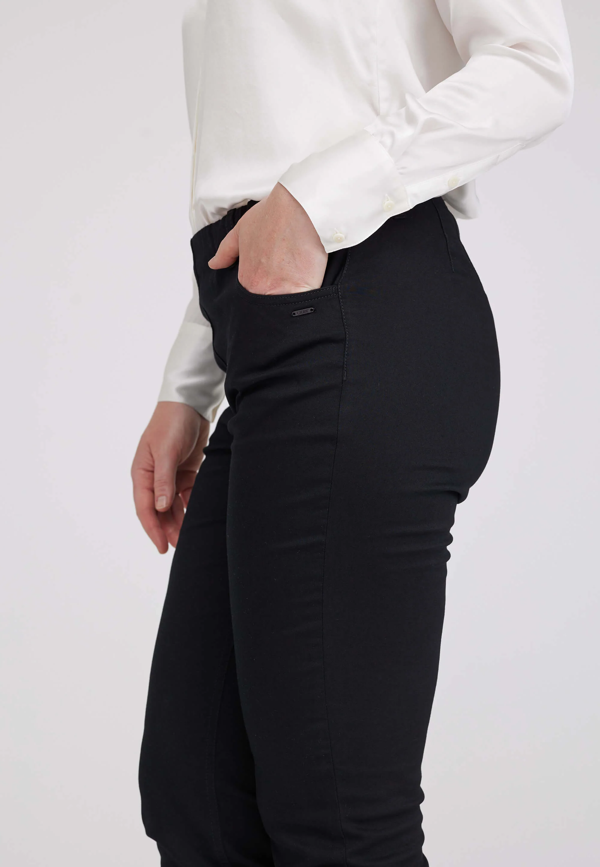 Kelly Regular - Long Length - Black - Image 4