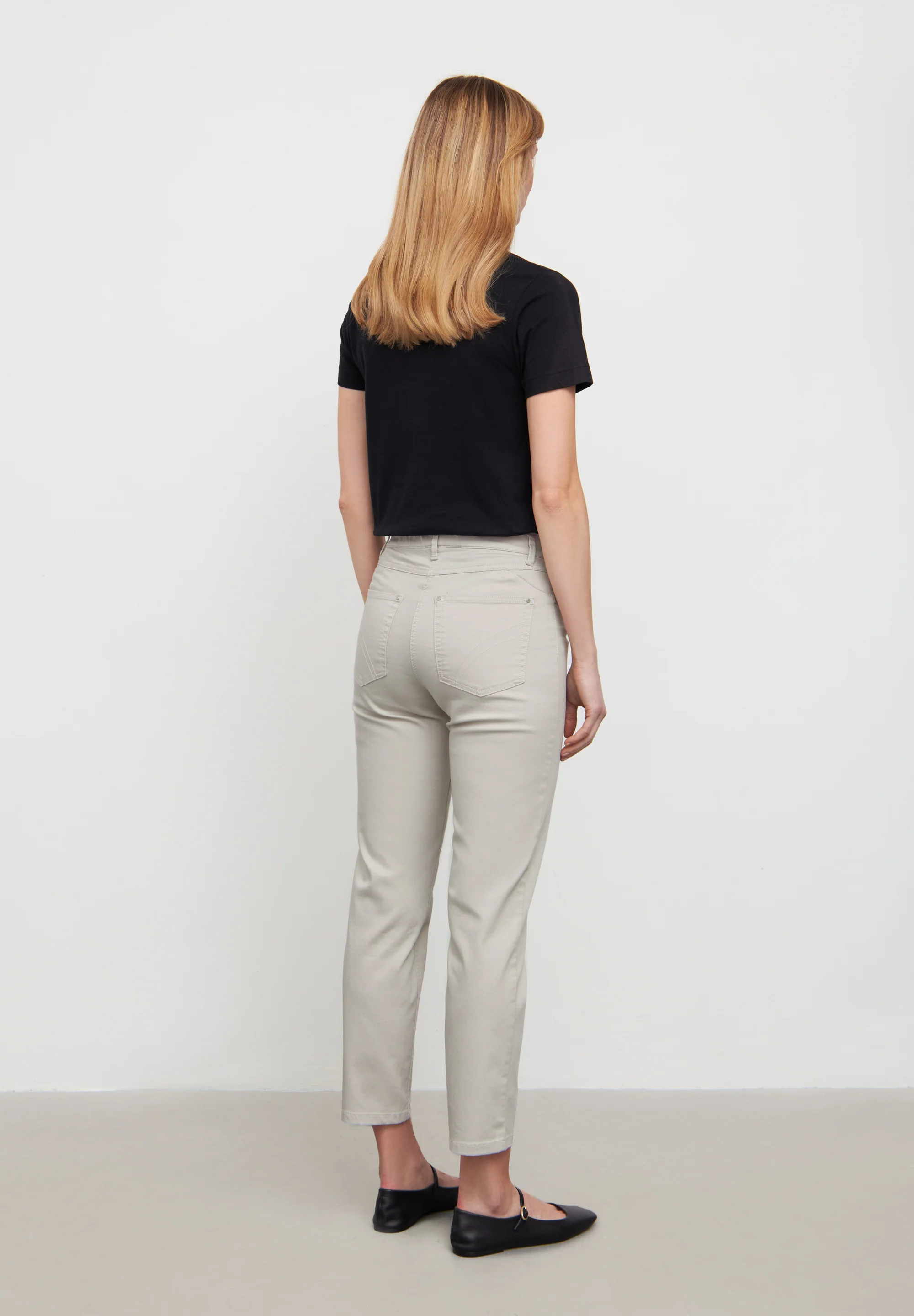 Hannah Regular - Extra Short Length - Grey Sand - Image 3