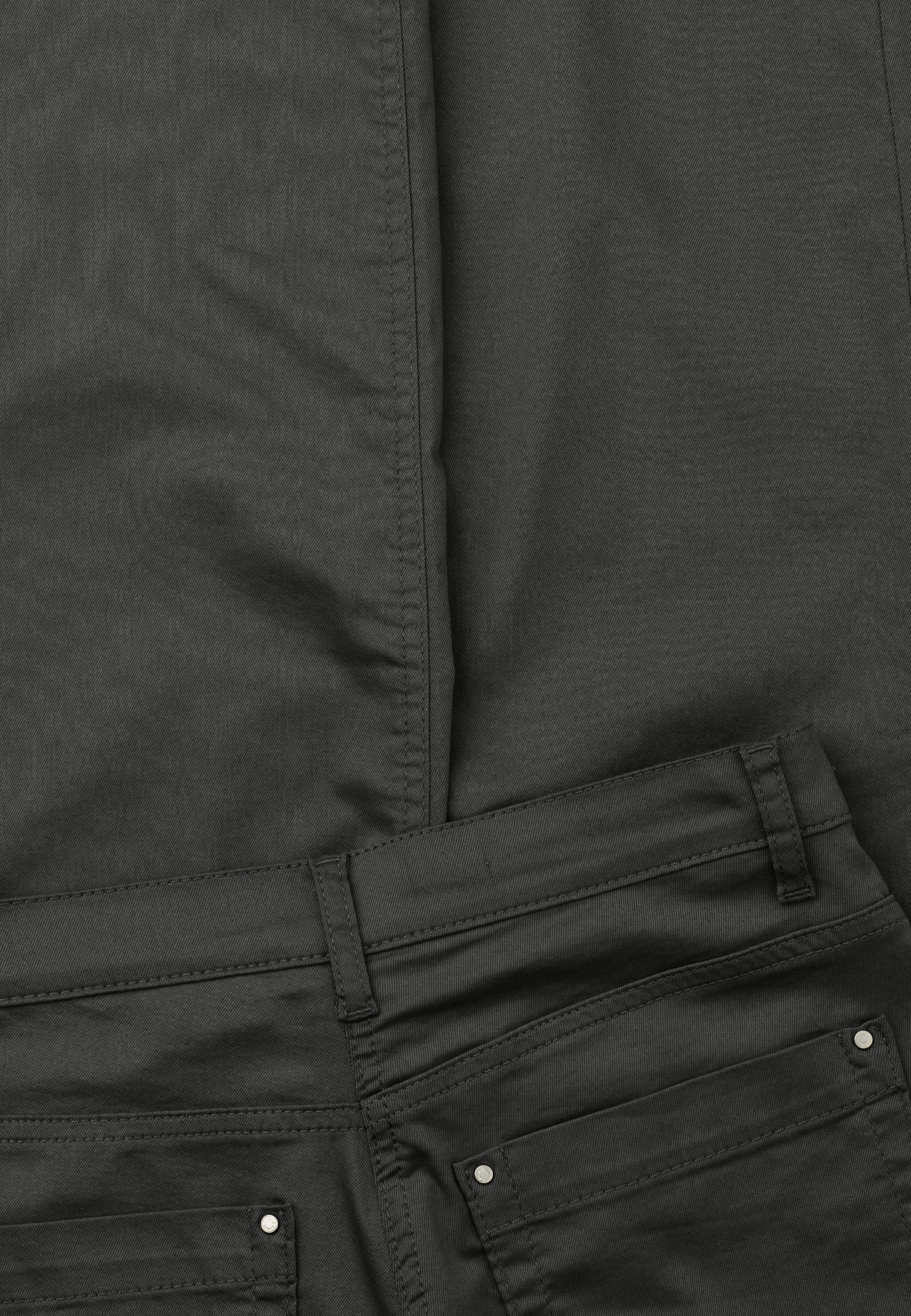 Charlotte Regular - Medium Length - Black - Image 3