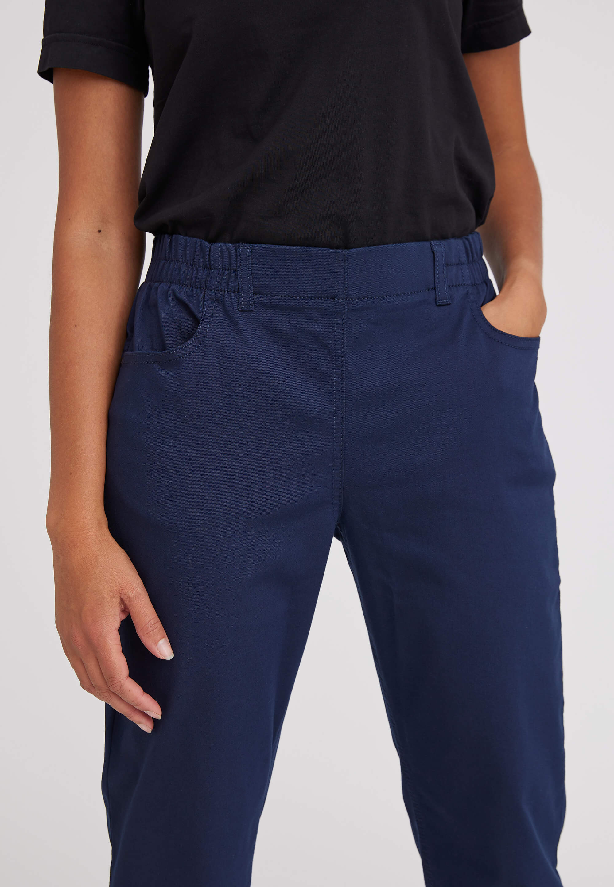 Violet Relaxed - Medium Length - Navy - Image 2