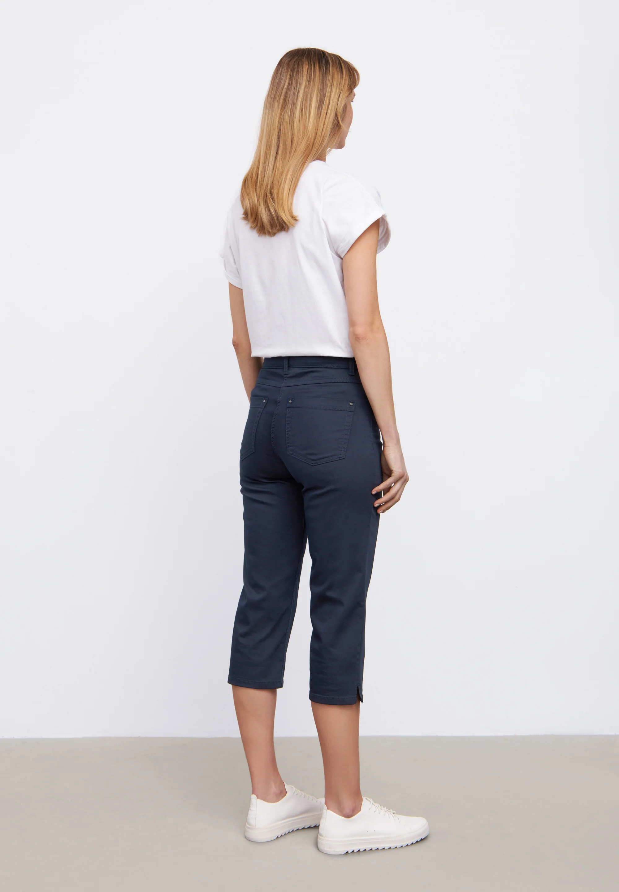 Charlotte Capri Regular - Medium Length - Navy - Image 3