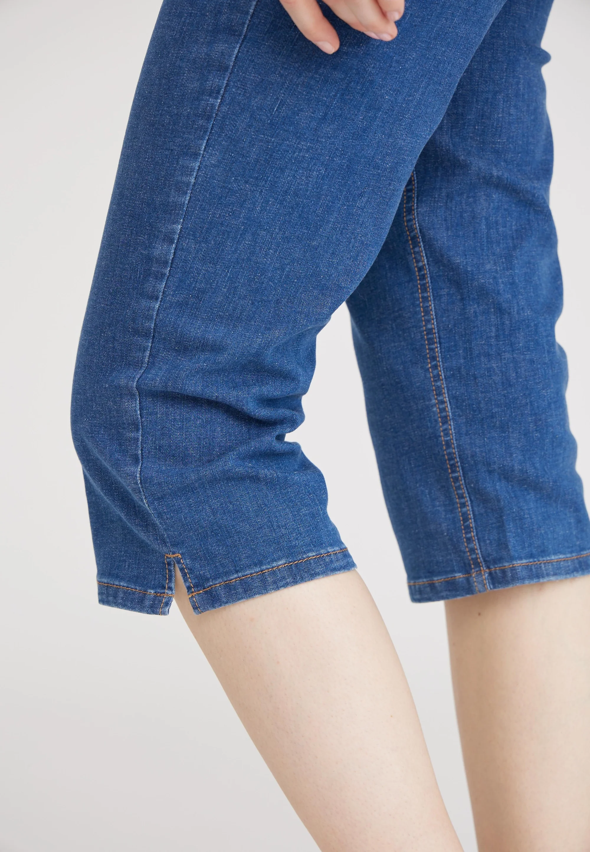 Kelly Regular Capri Short Length - Blue Denim - Image 4