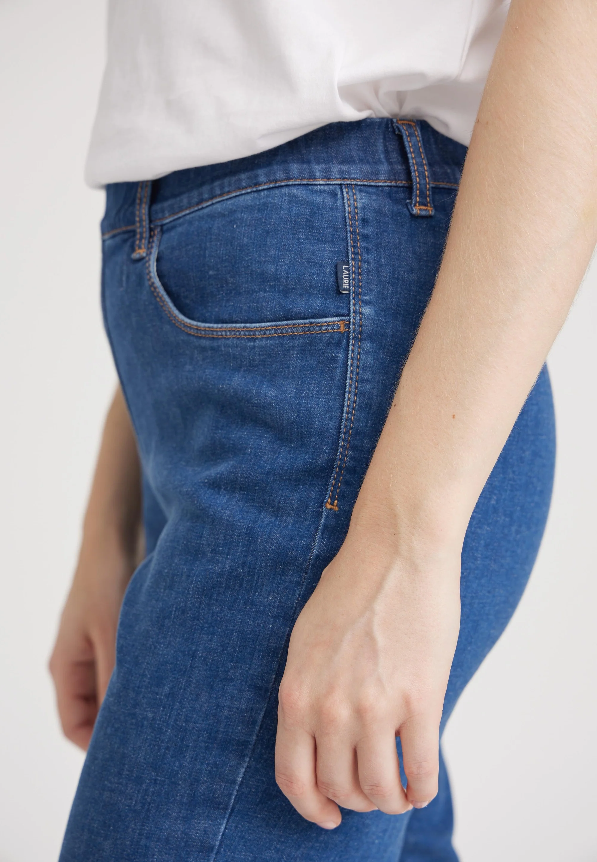 Kelly Regular Capri Short Length - Blue Denim - Image 5