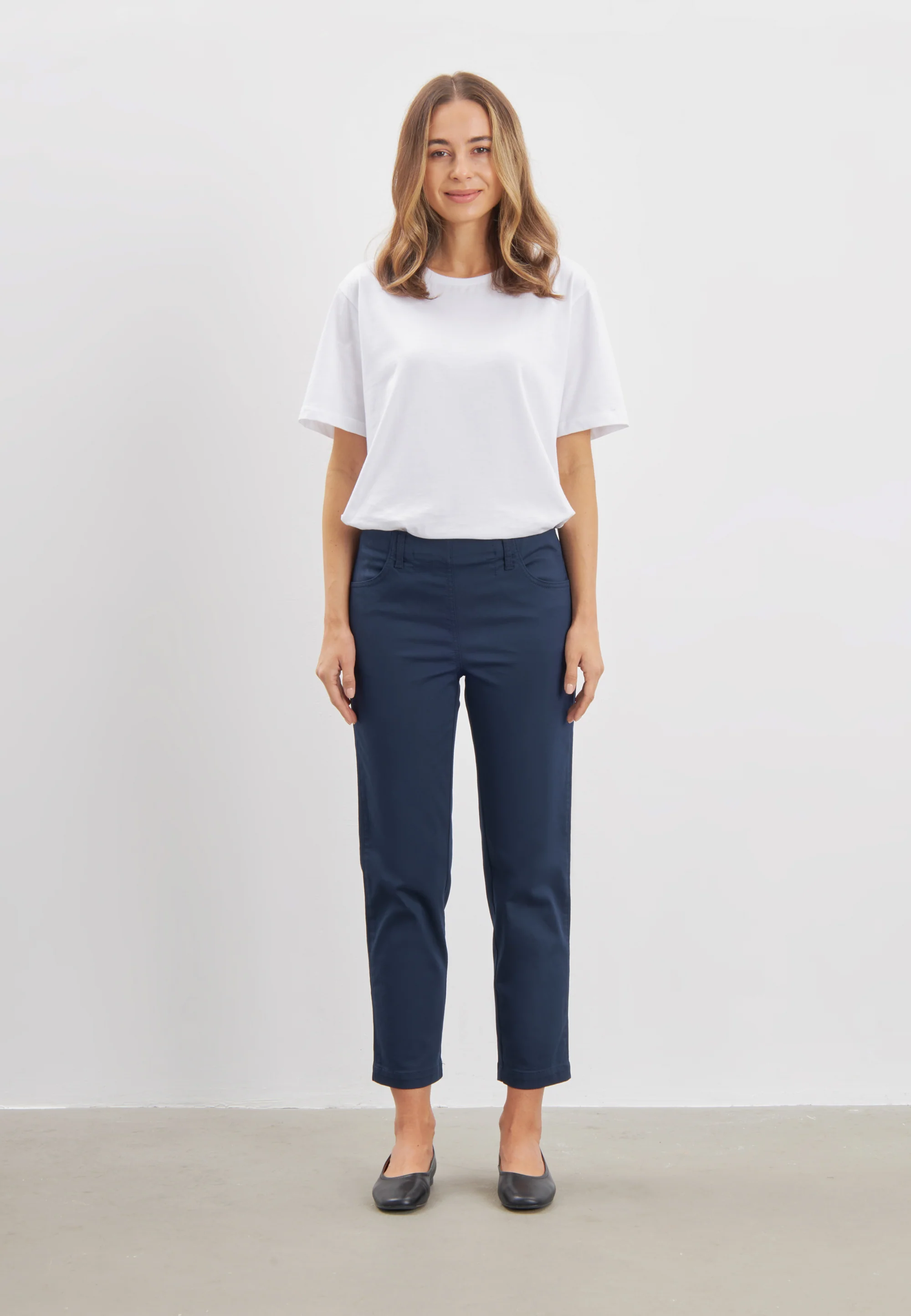Patricia Regular - Cropped - Navy