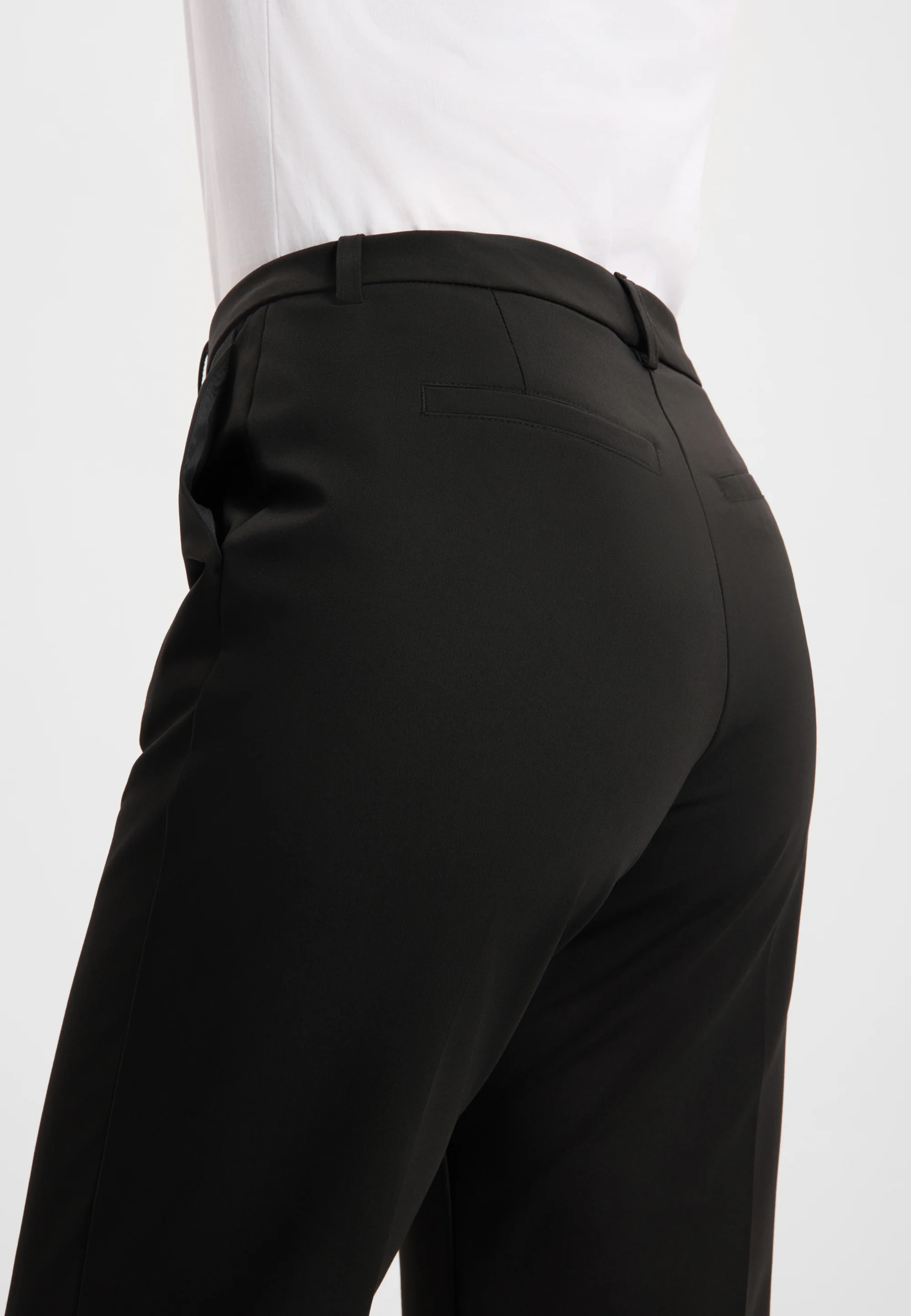 Judy Straight - Medium Length - Black - Image 3