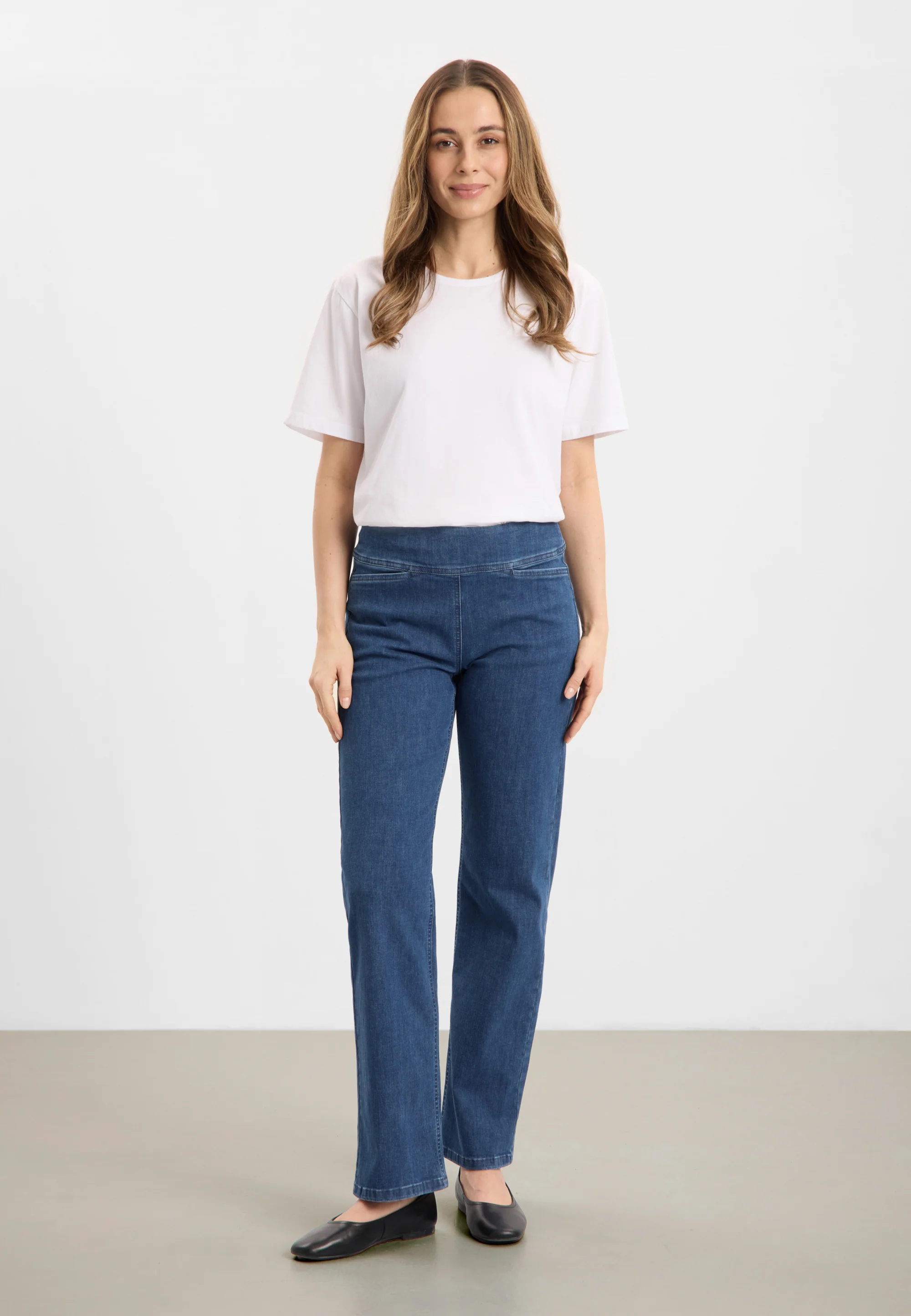 Thea Straight - Medium Length - Blue Denim