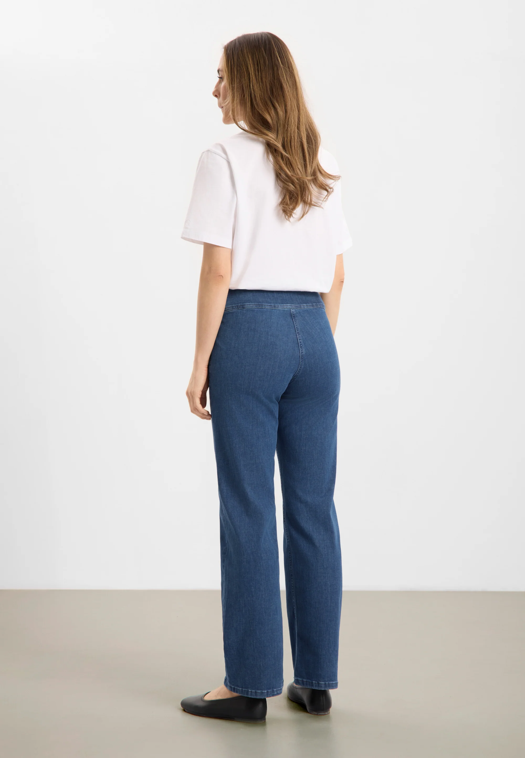 Thea Straight - Medium Length - Blue Denim - Image 3