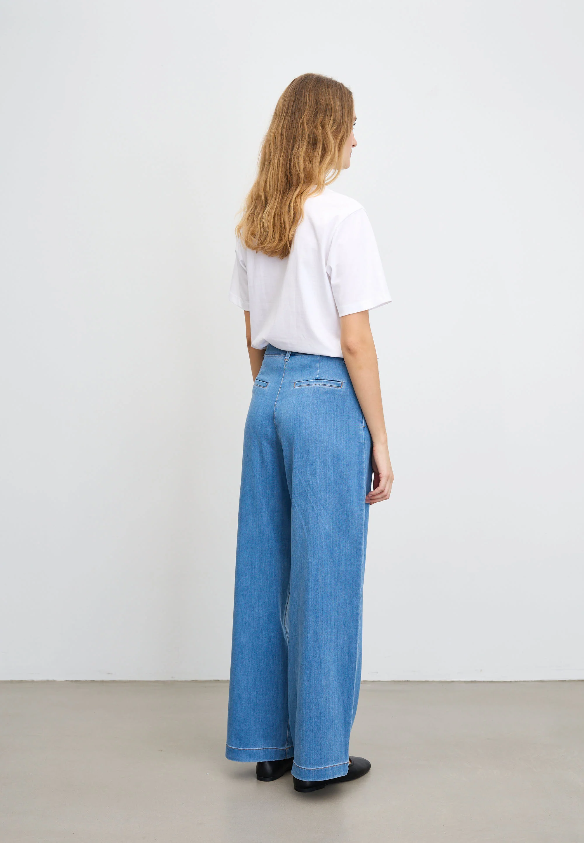 Debbie Loose - Medium Length - Washed Blue Denim - Image 5