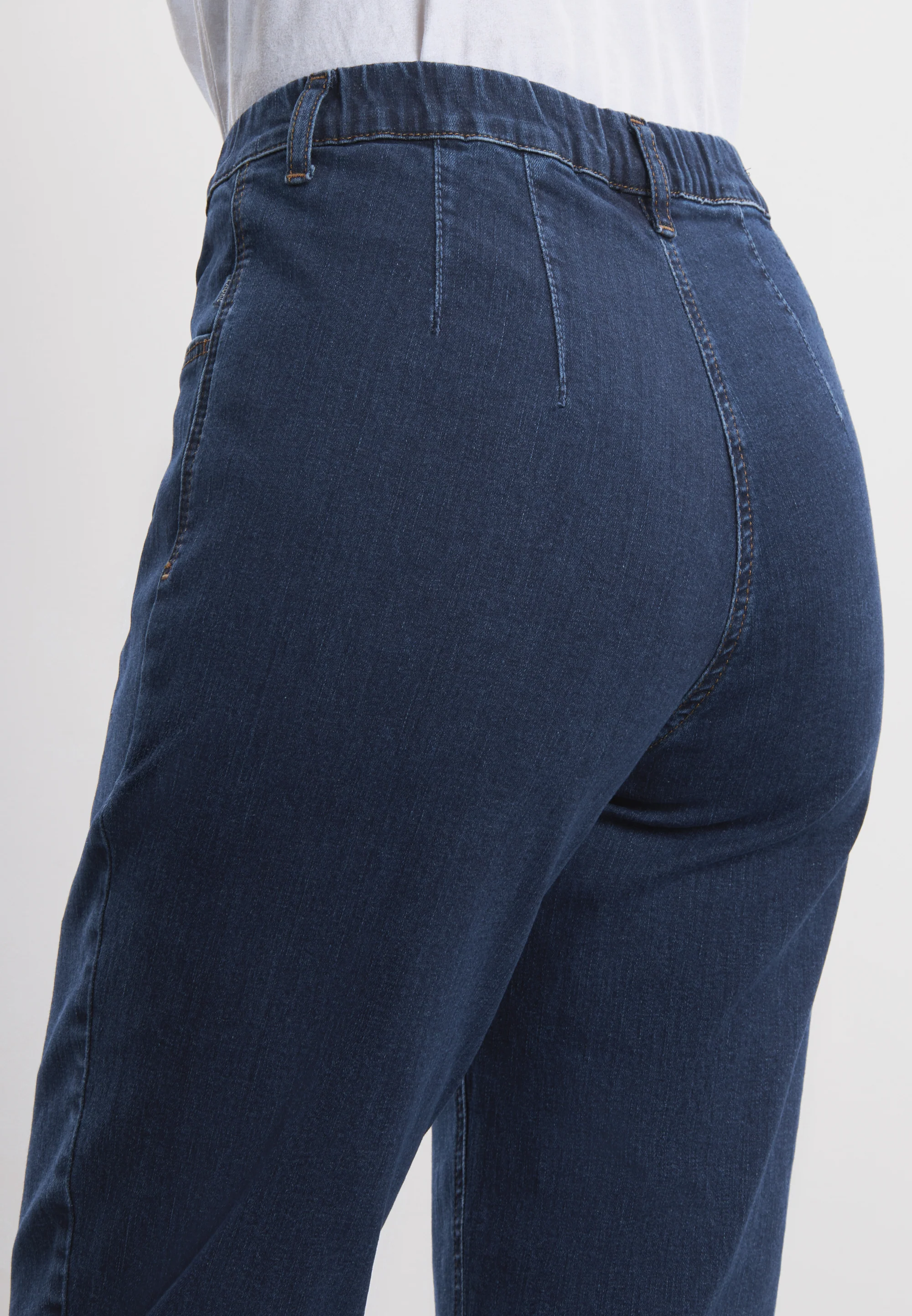 Kelly Regular - Medium Length - Dark Blue Denim - Image 4