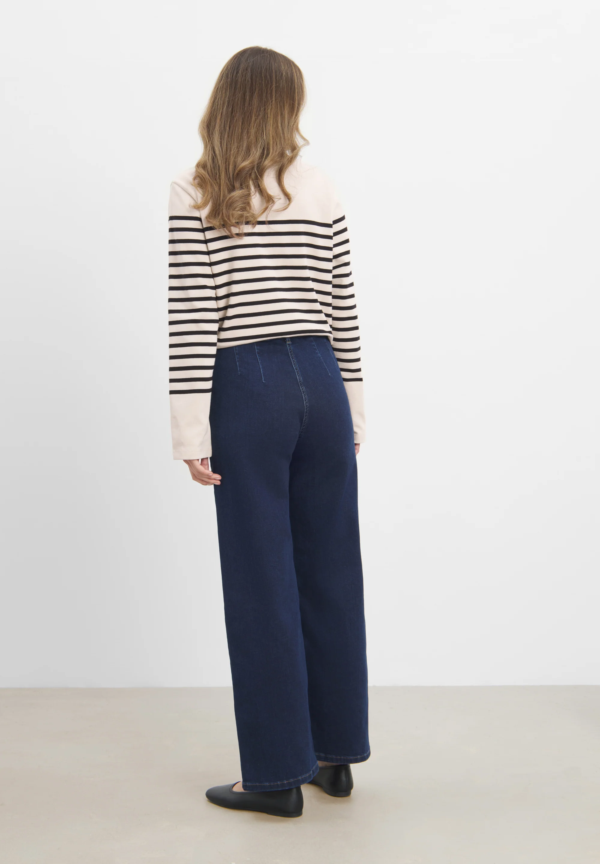 Donna Loose - Short Length - Dark Blue Denim - Image 3