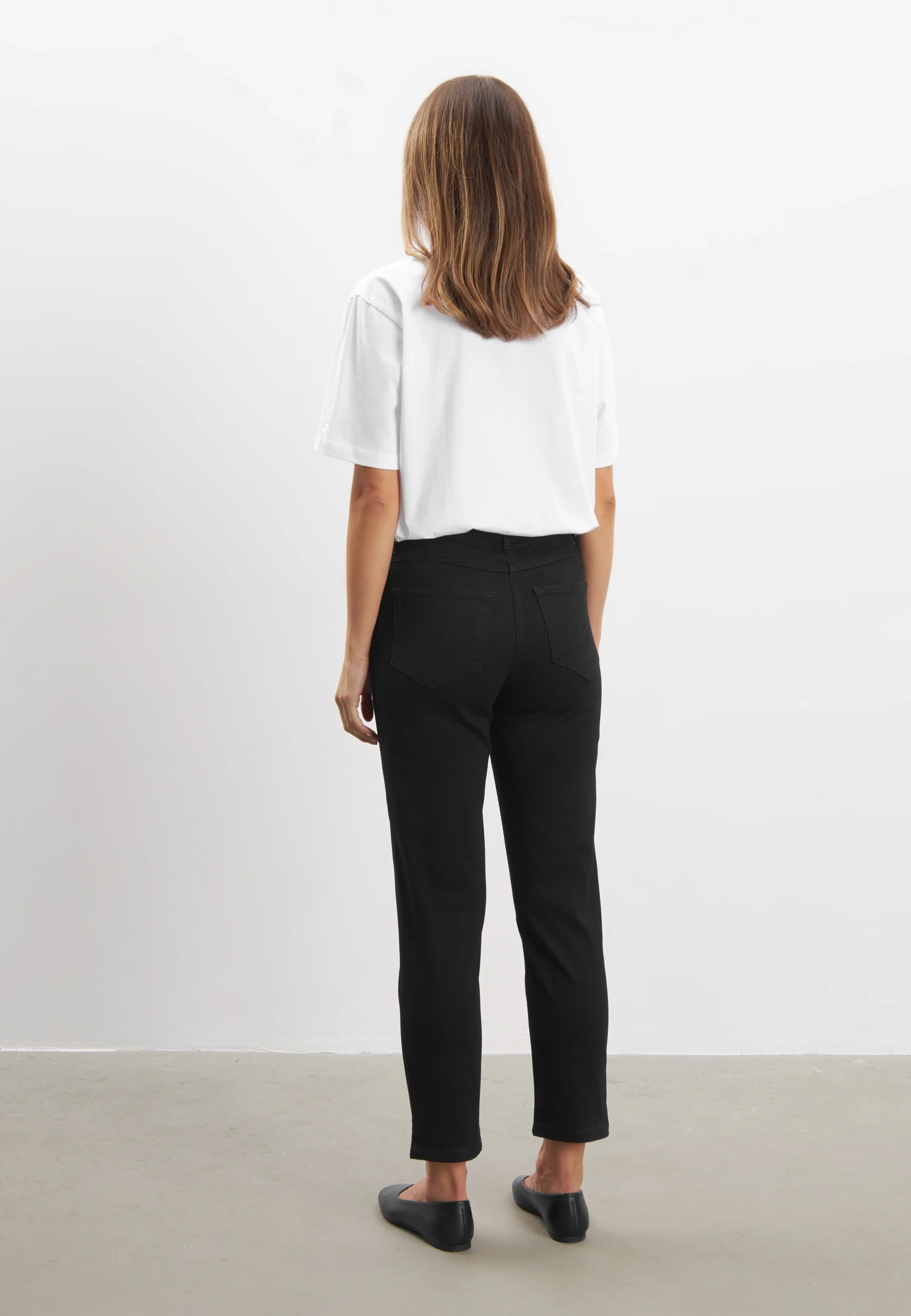 Hannah Regular - Ekstra Short Length - Black Denim - Image 3