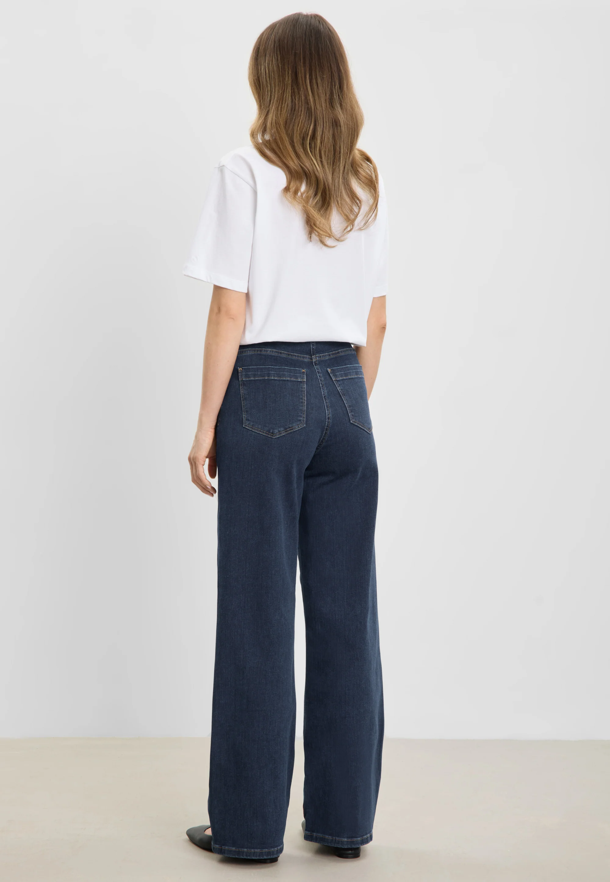 Carol Loose - Medium Length - Dark Blue Denim - Image 3
