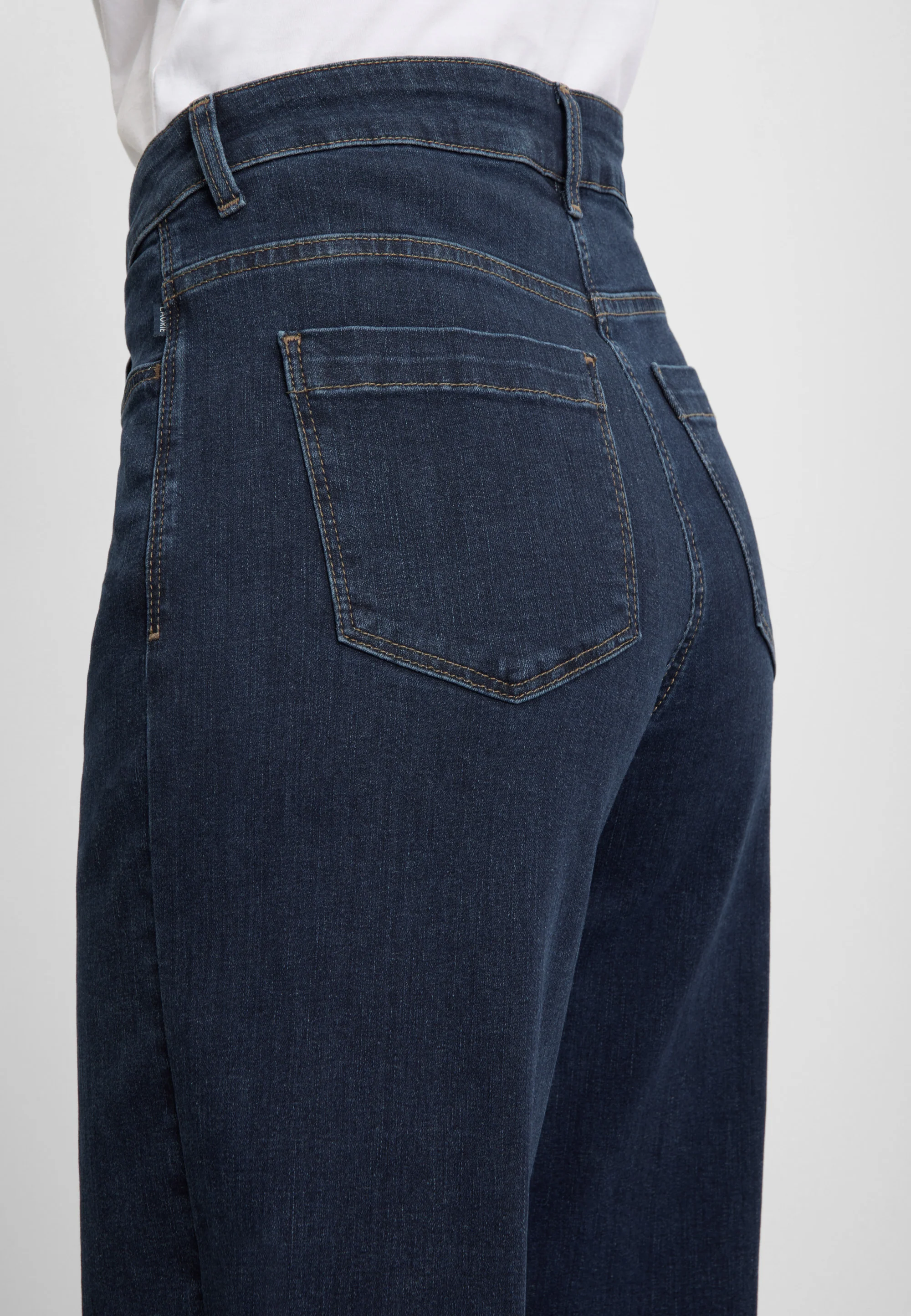 Carol Loose - Medium Length - Dark Blue Denim - Image 4