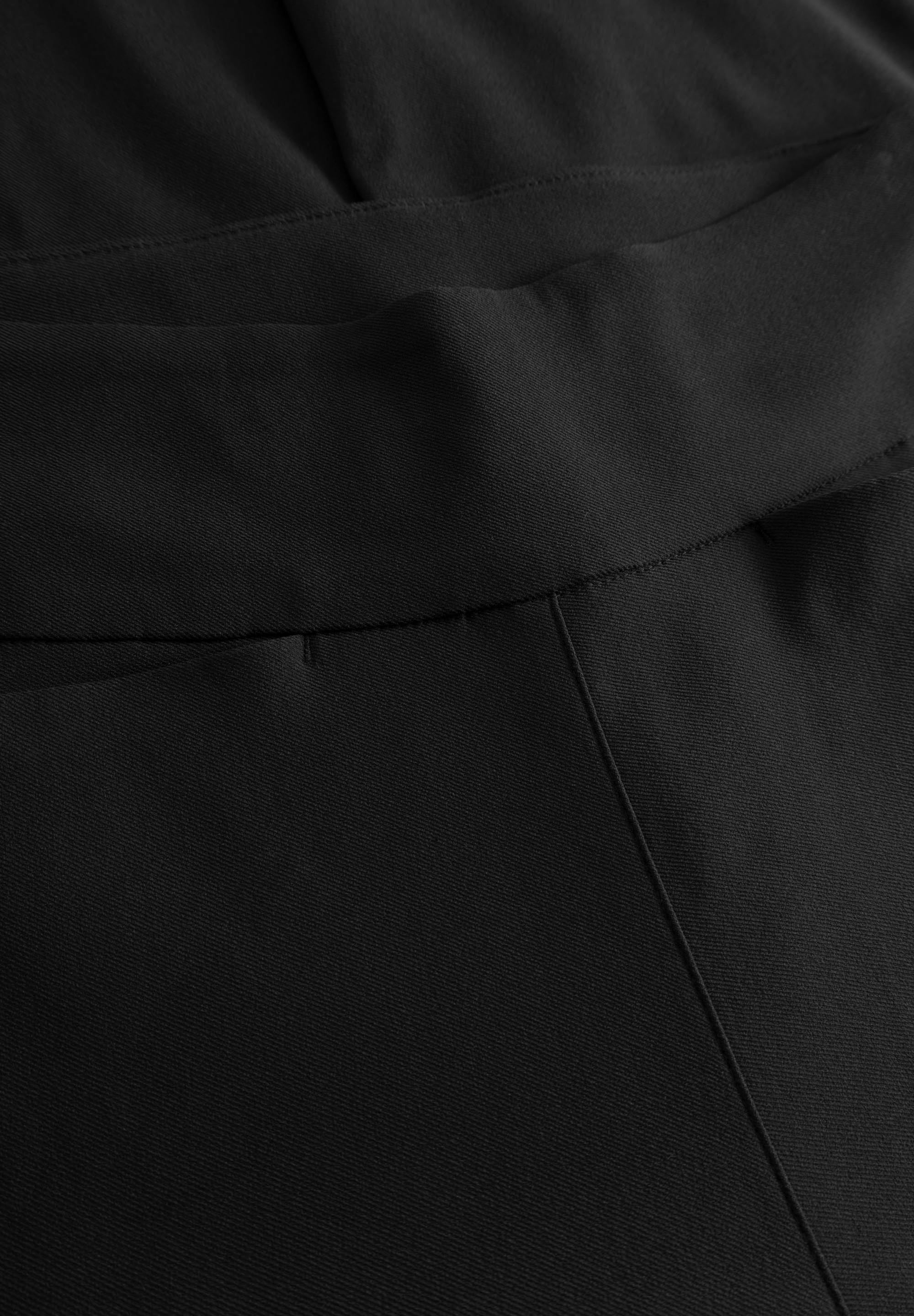 Thea Straight - Medium Length - Black - Image 5