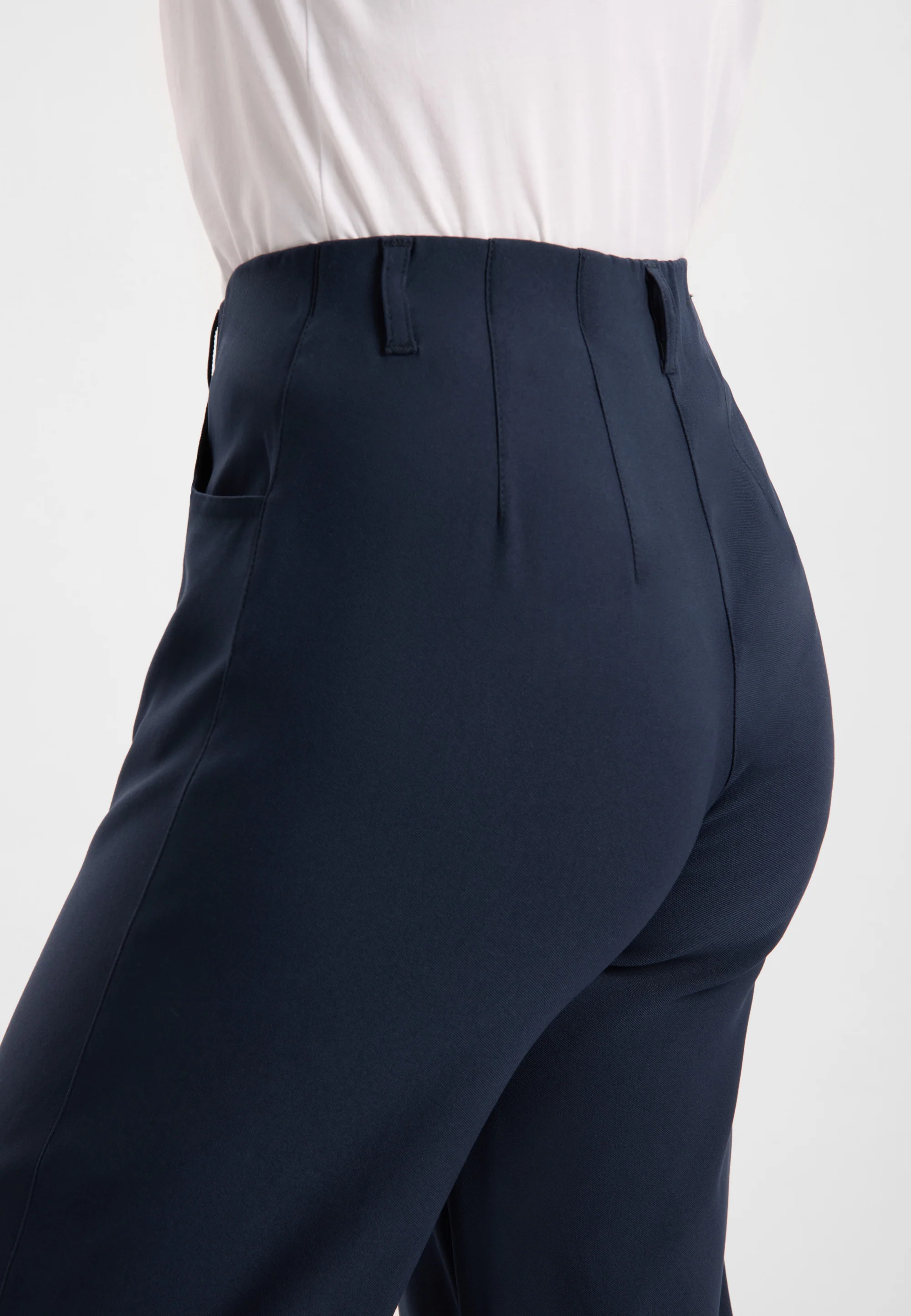 Donna Loose - Short Length - Navy - Image 4