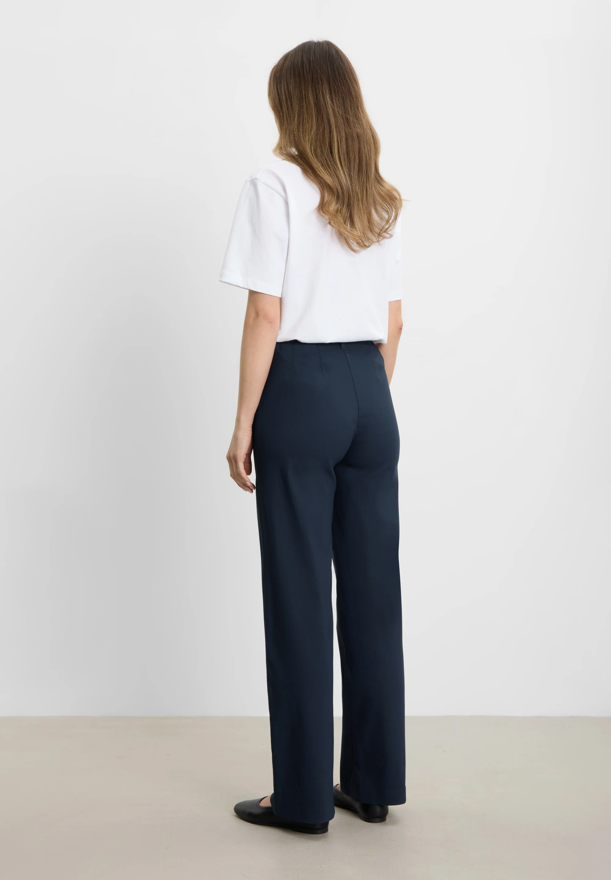Donna Loose - Medium Length - Navy - Image 3
