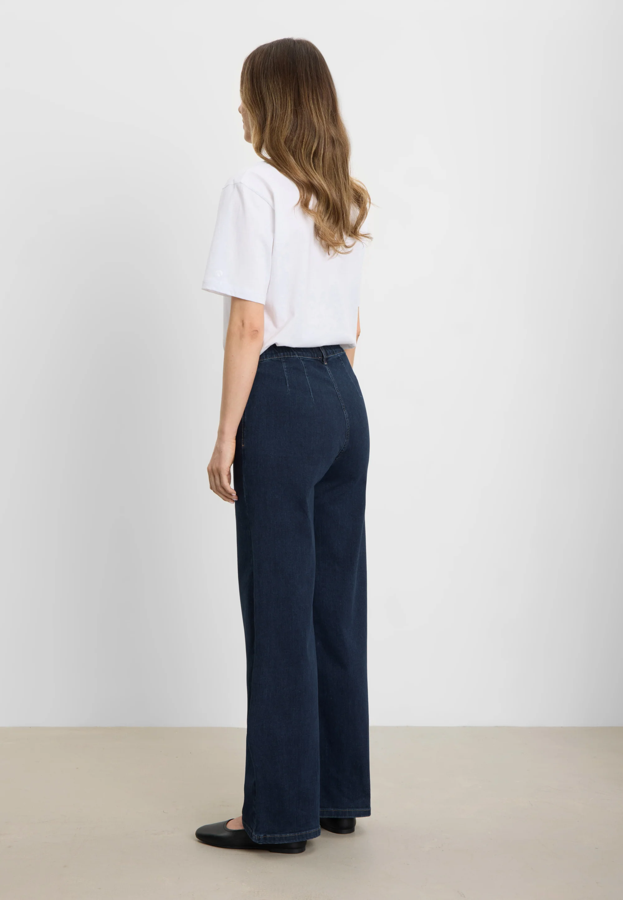 Donna Loose - Medium Length - Dark Blue Denim - Image 3