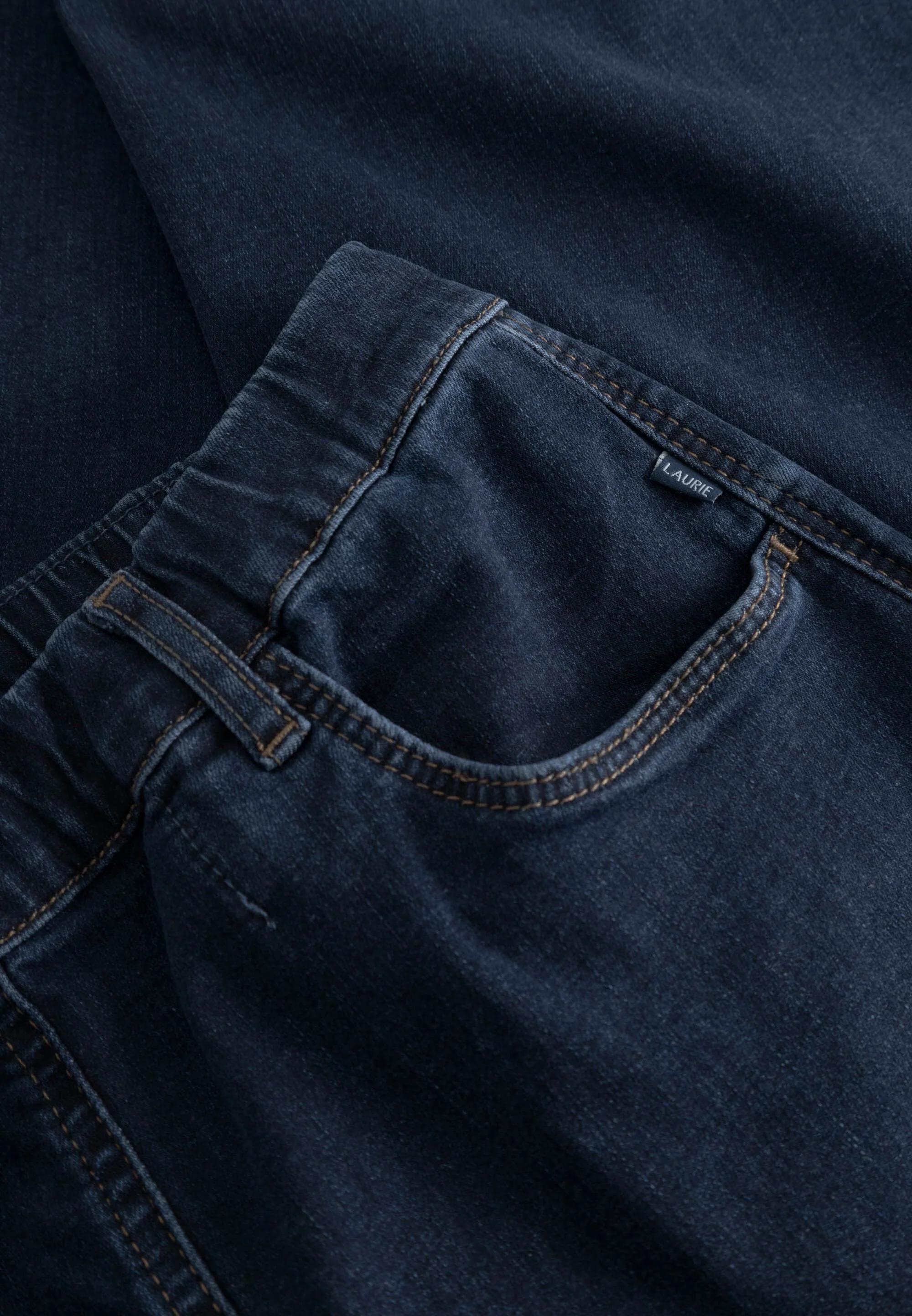 Donna Loose - Medium Length - Dark Blue Denim - Image 6