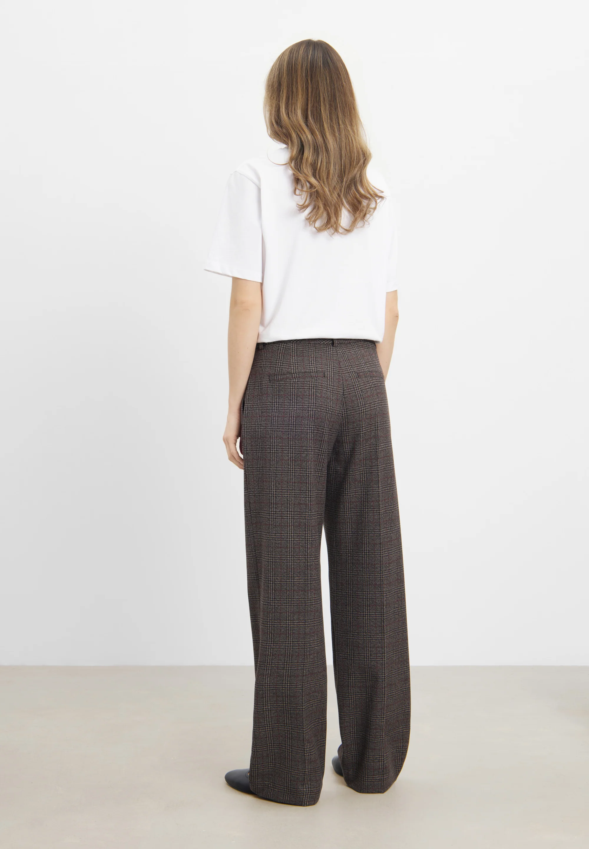 Judy Straight - Medium Length - Black Check - Image 3