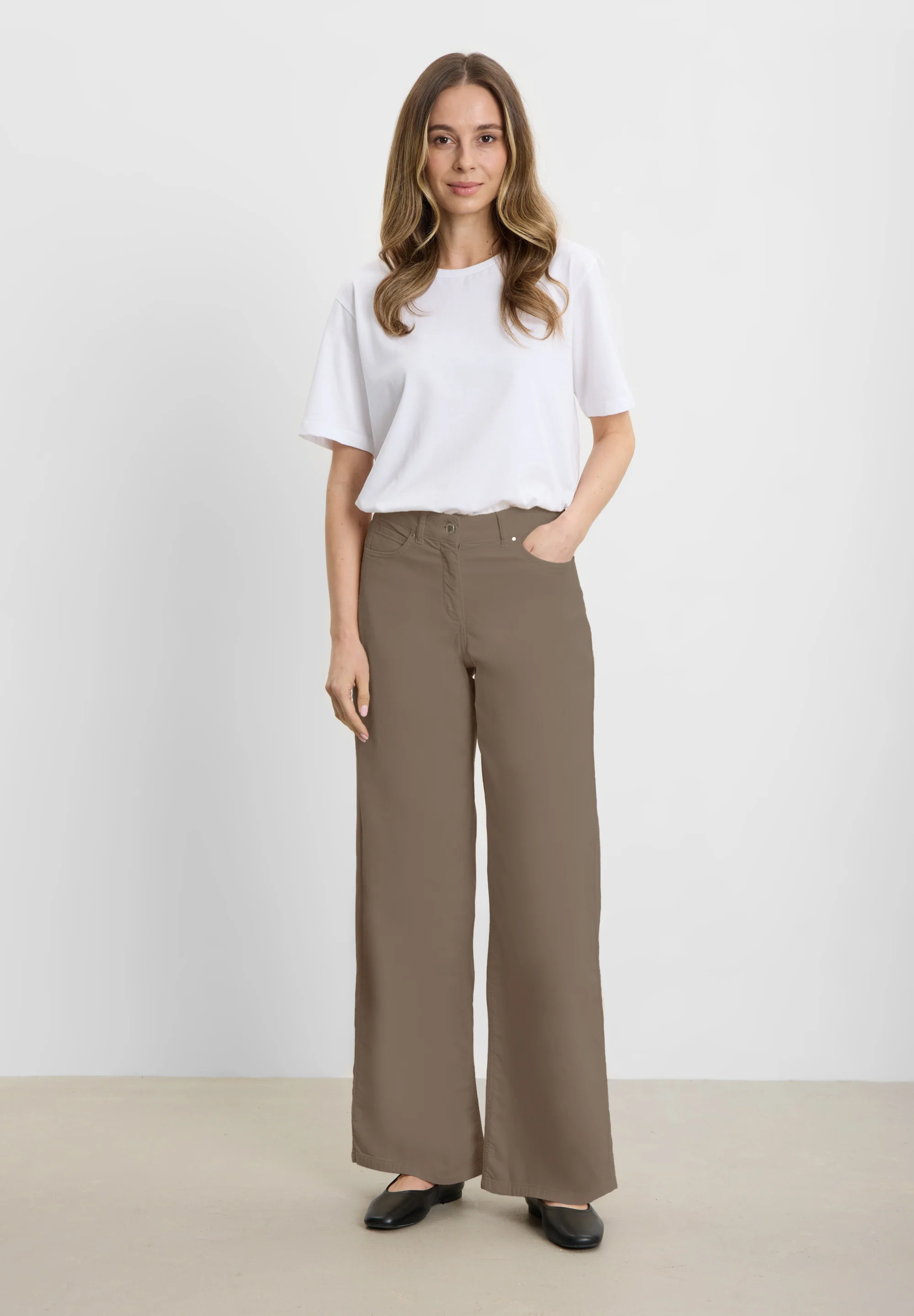 Carol Loose Manchester - Medium Length - Sika
