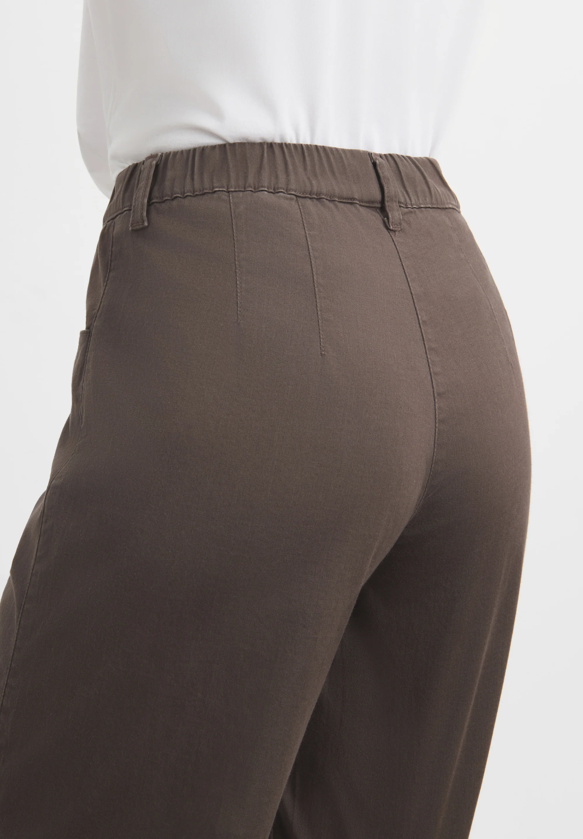 Donna Loose - Short Length - Brown - Image 3