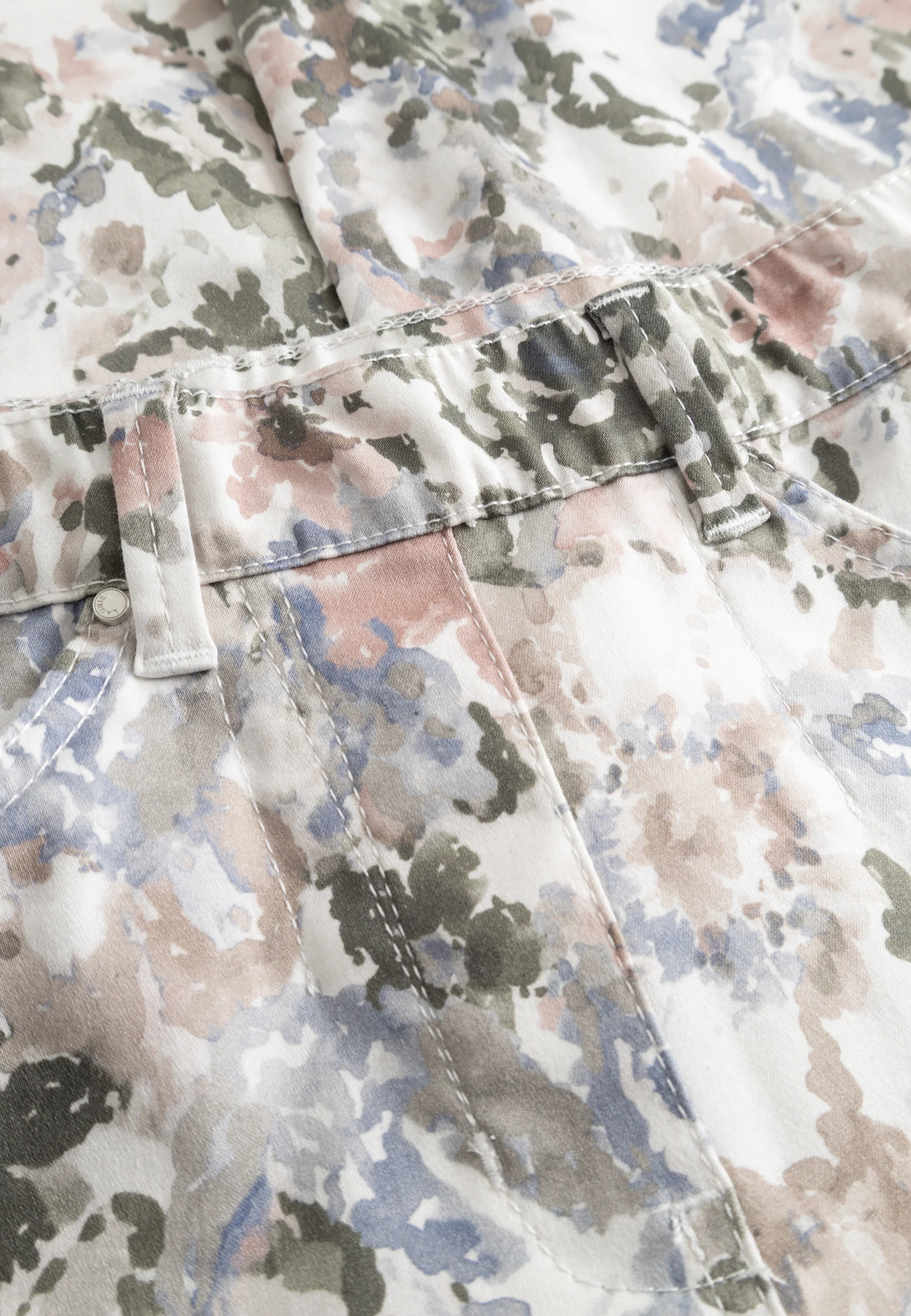 Hannah Regular - Extra Short Length - Khaki watercolour print - Image 6
