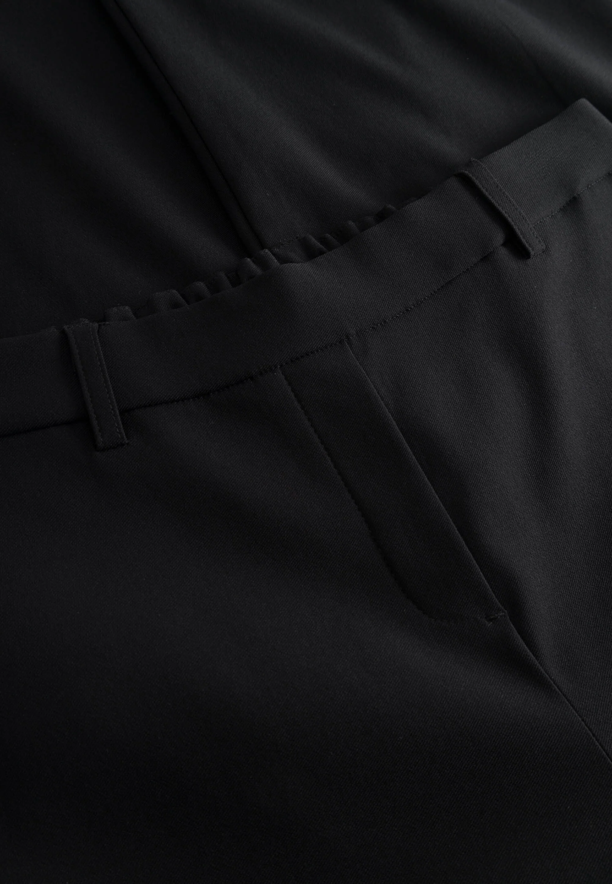 Alice Loose - Medium Length - Black - Image 3
