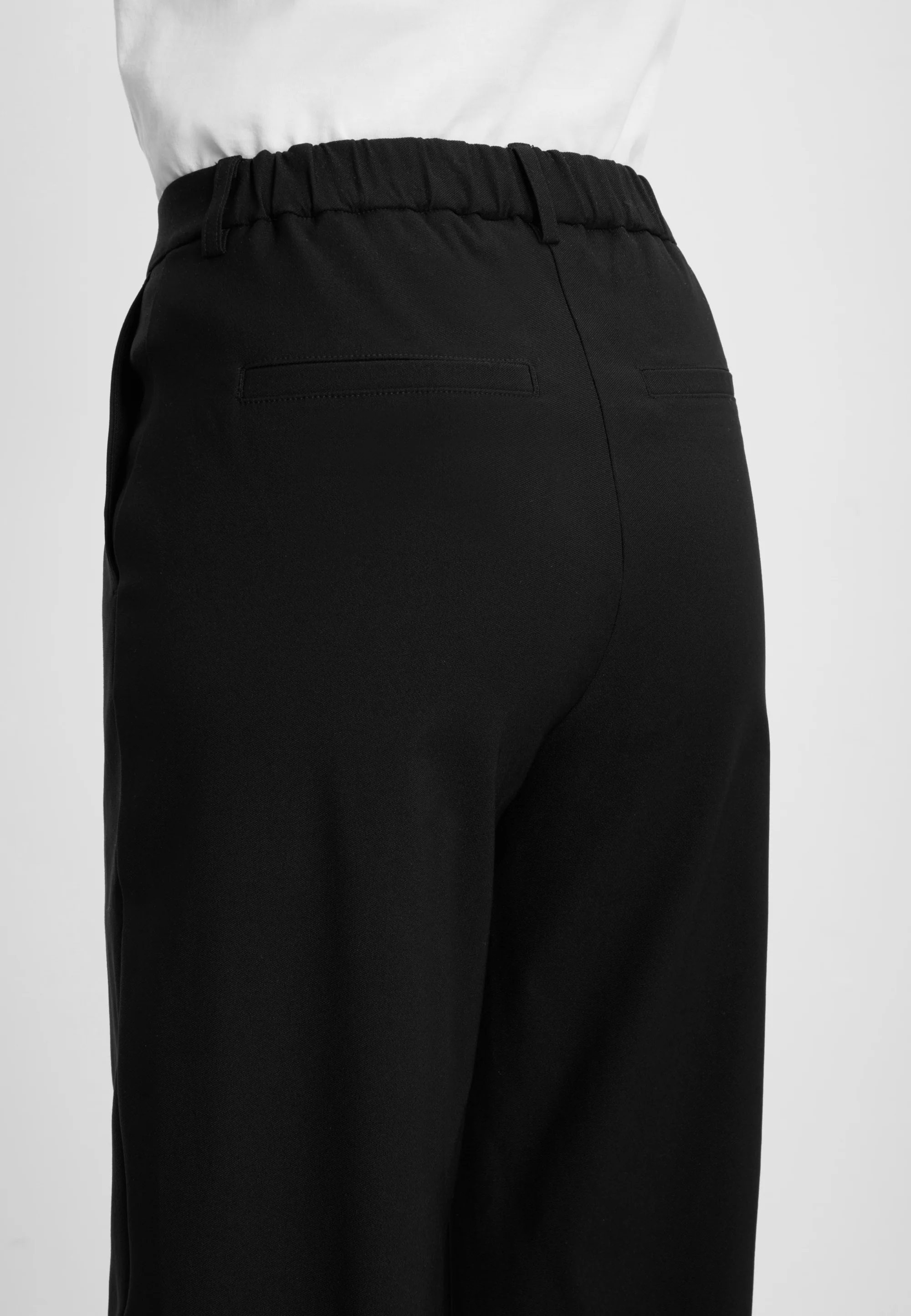 Alice Loose - Medium Length - Black - Image 6