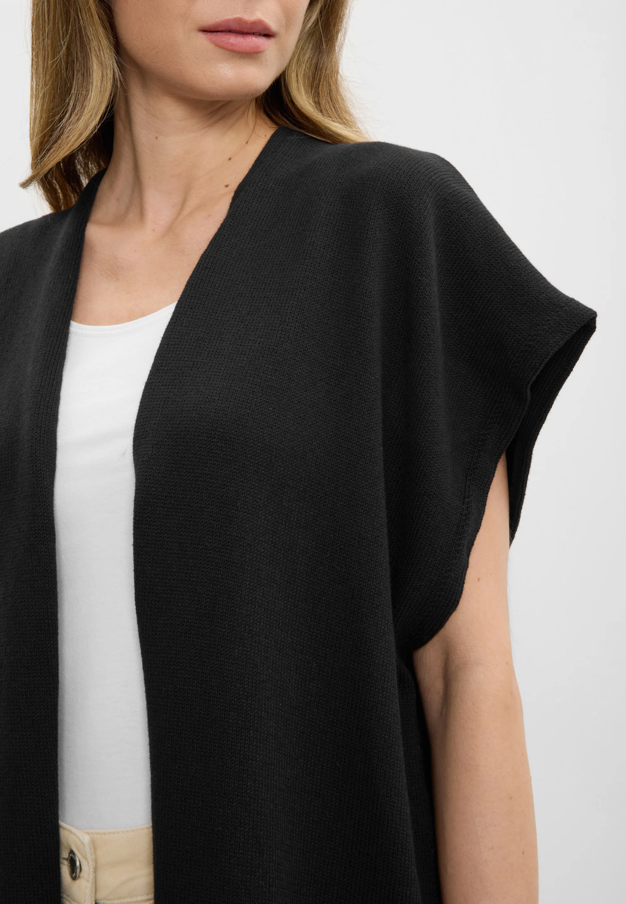 Isabell vest - Black - Image 4