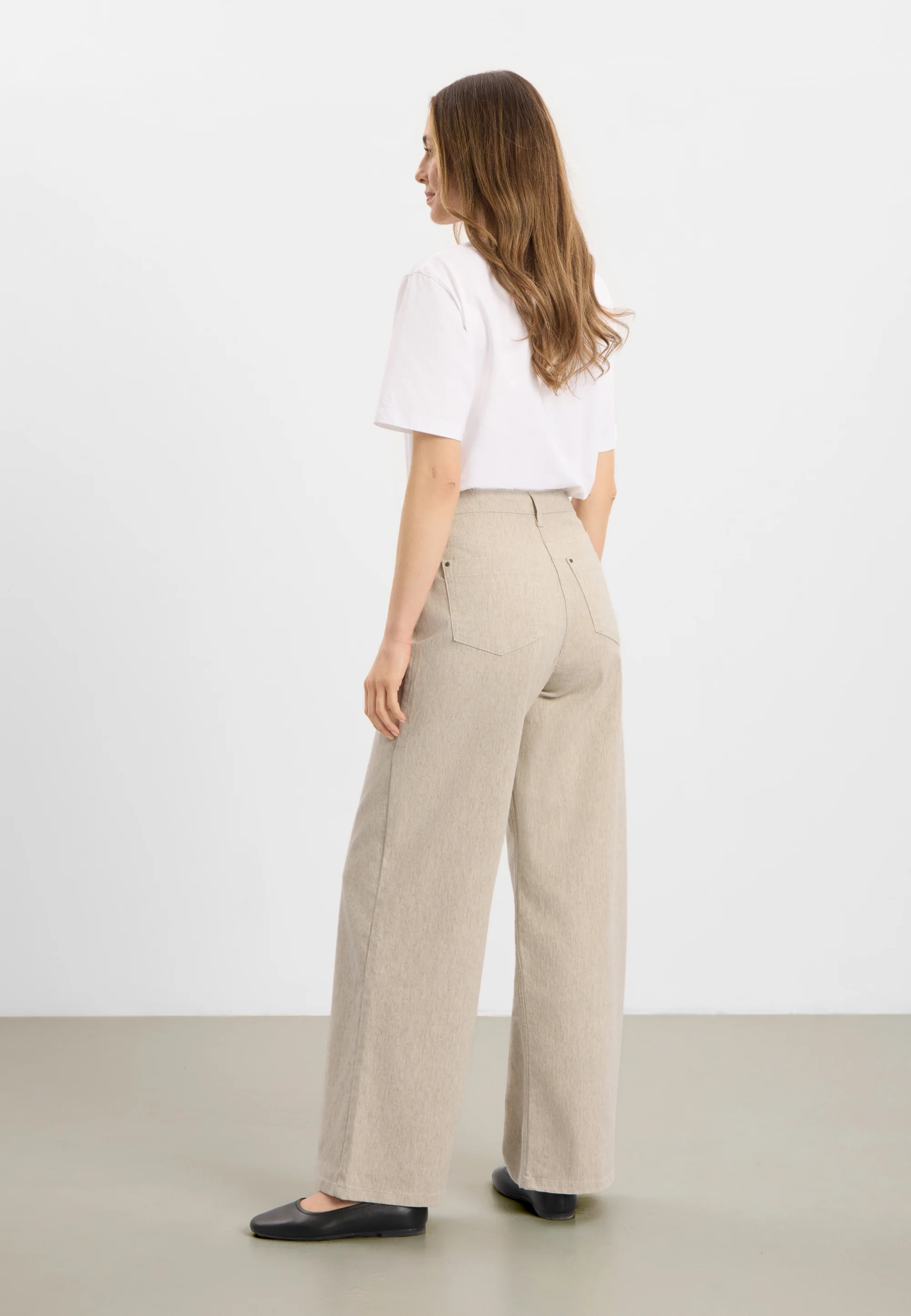Carol Loose - Medium Length - Grey sand hemp - Image 3