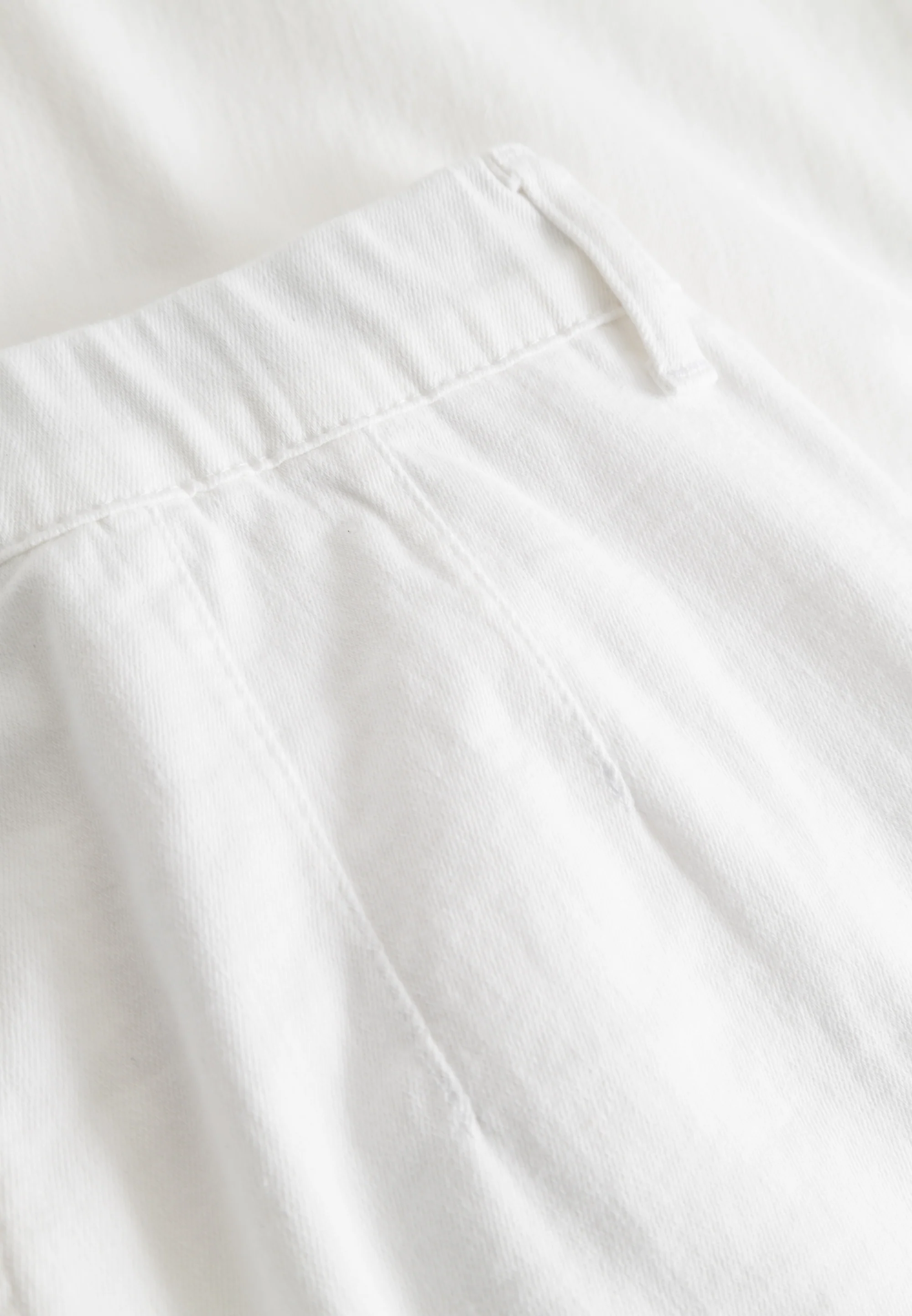 Donna Loose CL - White - Image 4