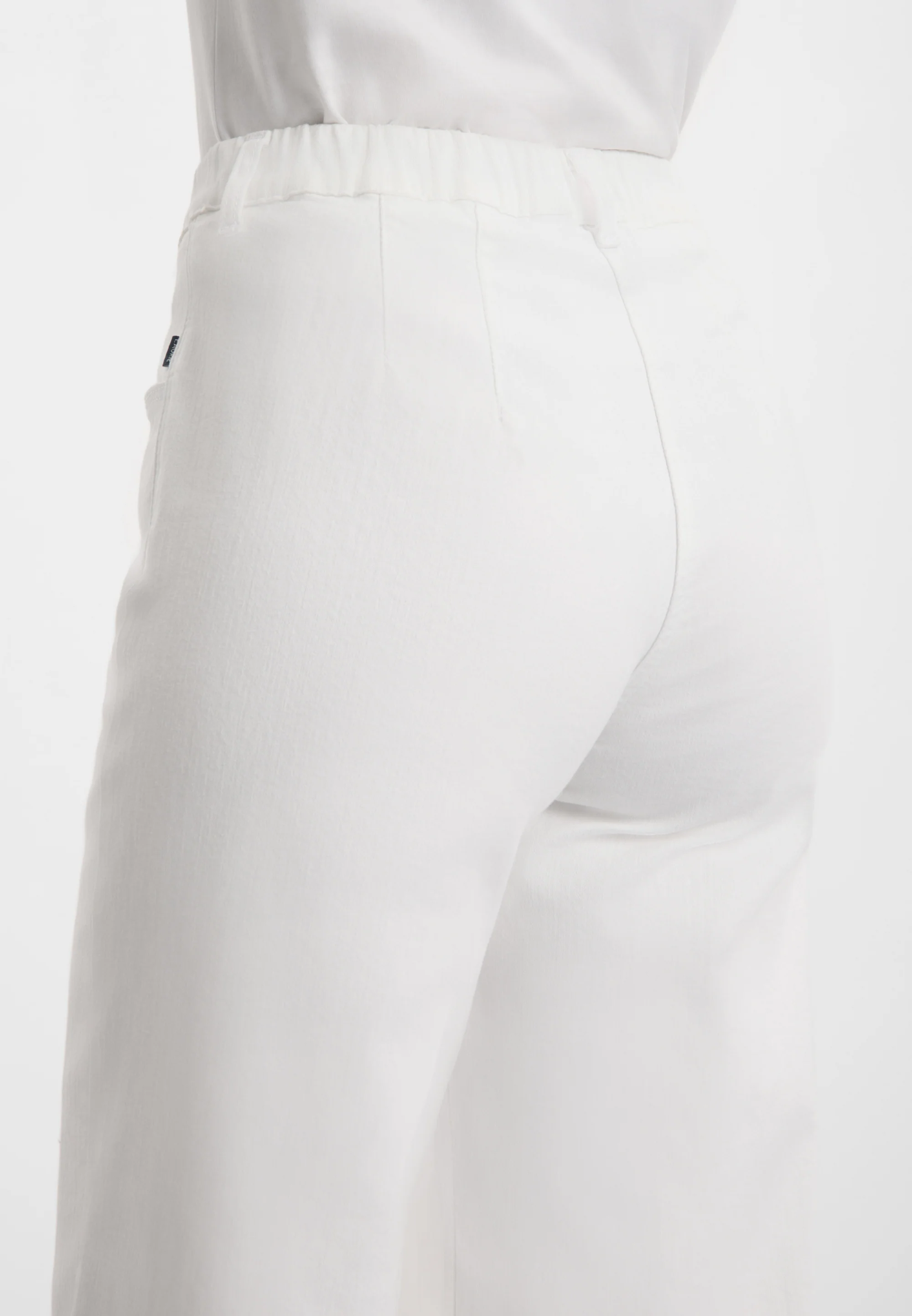 Donna Loose - Capri Short Length - White - Image 3